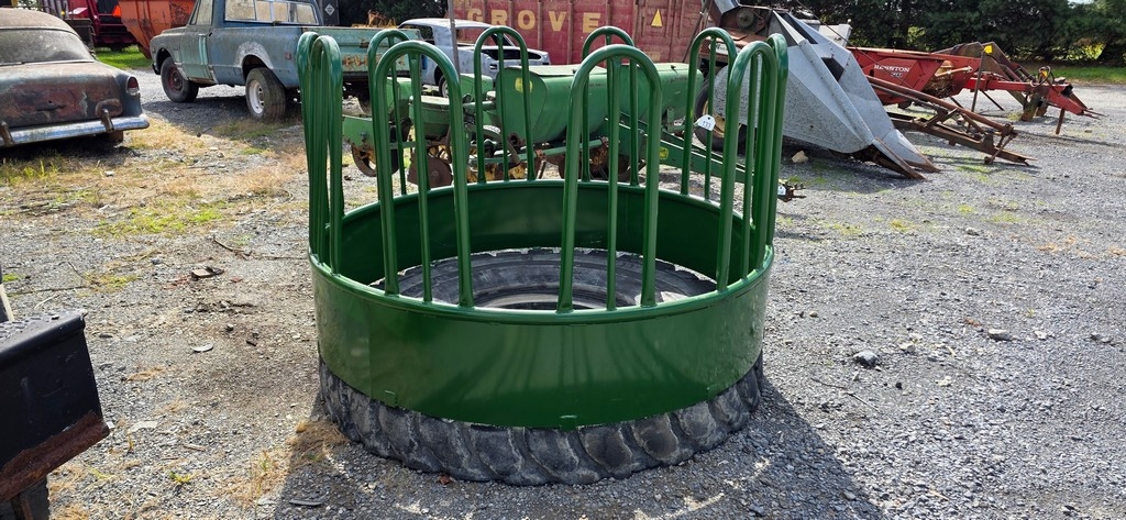 New Hay Saver Horse Round Bale Feeder (A50775)