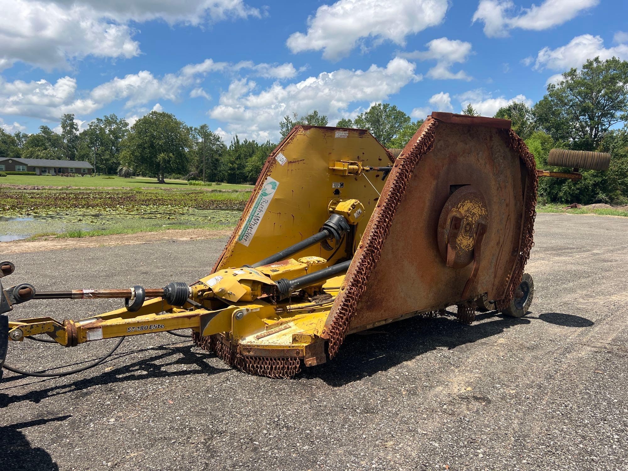 BUSH WACKER ST-180 ELITE BATWING ROTARY MOWER (A51406)