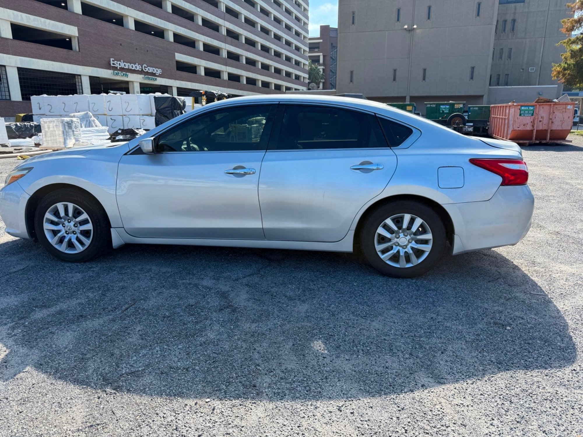 2017 Nissan Altima 4 door (A56436)