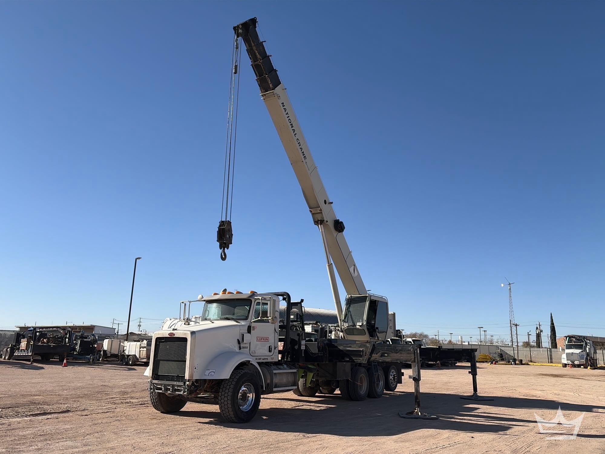 2015 Peterbilt National NBT40 Crane Truck (A60460)