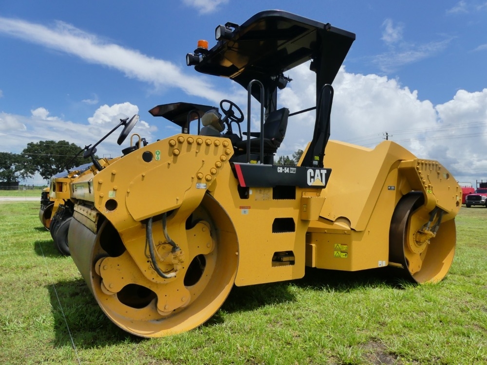 Caterpillar CB-54 XW (A50120)