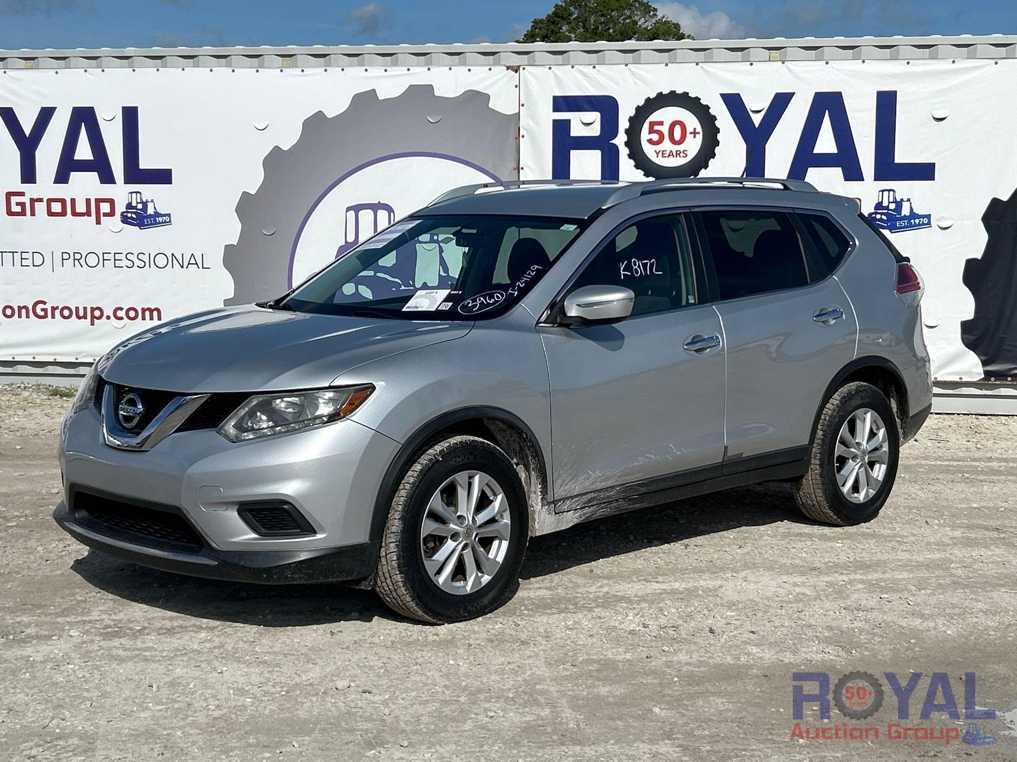 2015 Nissan Rogue SV SUV (A48082)