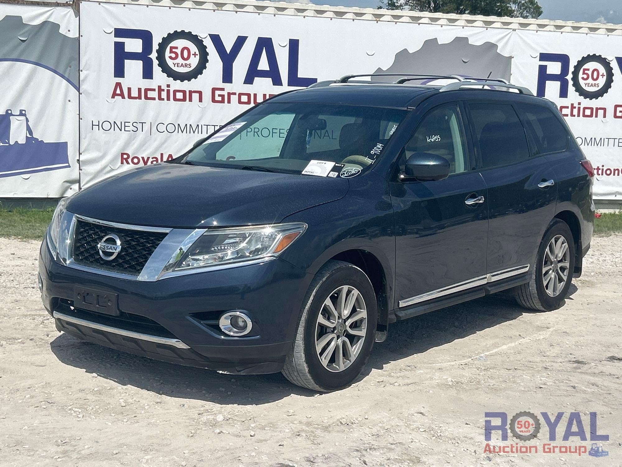 2015 Nissan Pathfinder AWD SUV (A48082)