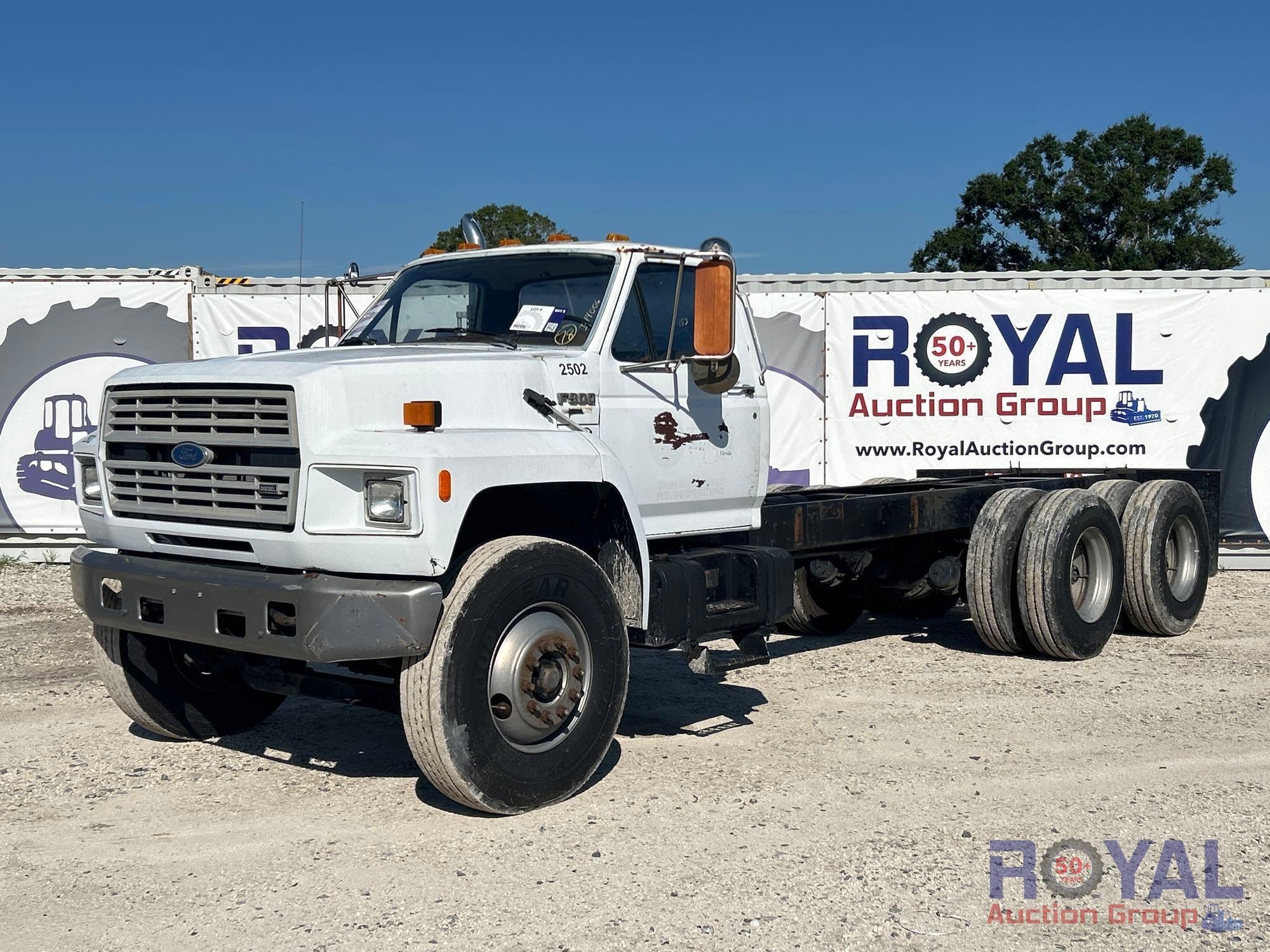 1989 Ford FT900 T/A Cab and Chassis Truck (A51692)