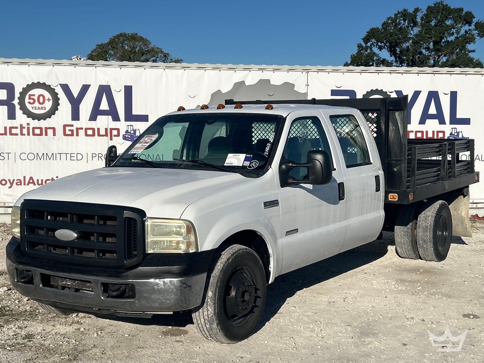 2007 Ford F-350 9ft. Stakebody Flatbed Truck (A55852)