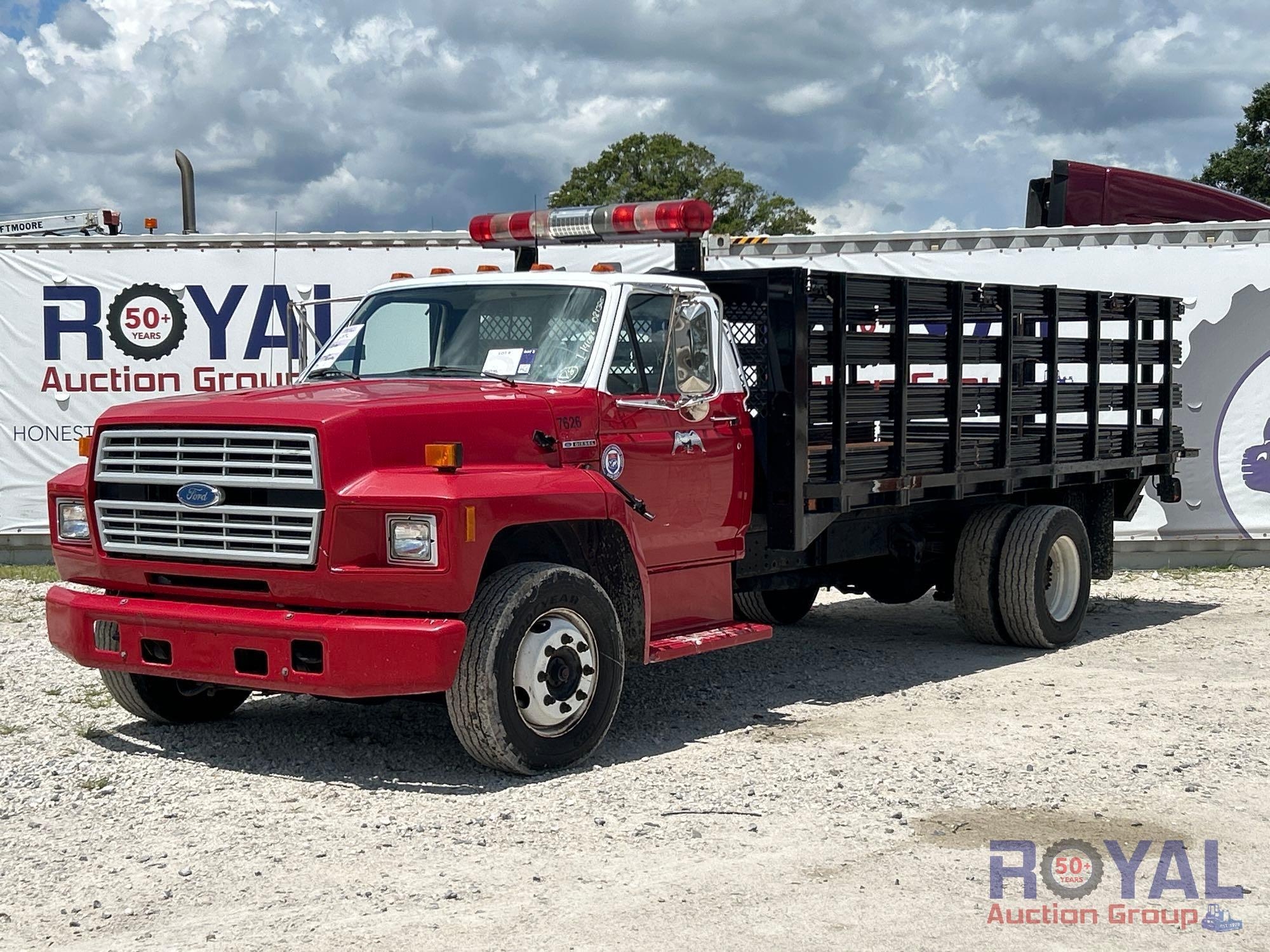 Year: 1993 Make: Ford Model: F700 Vehicle Type: Truck Mileage: Plate: Body Type: Trim Level: Drive (A51692)