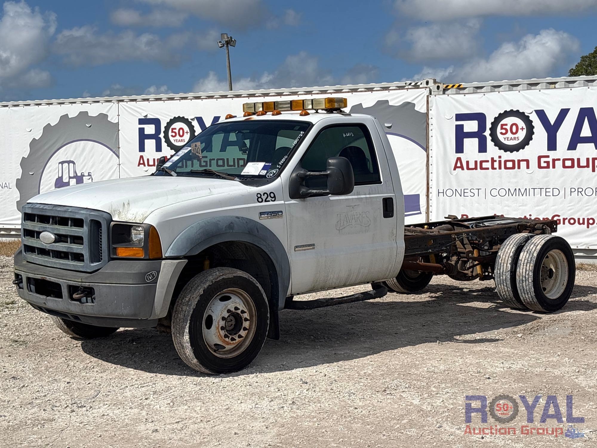 Year: 2007 Make: Ford Model: F-450 Vehicle Type: Pickup Truck Mileage: 107165 Plate: Body Type: 2 (A55852)