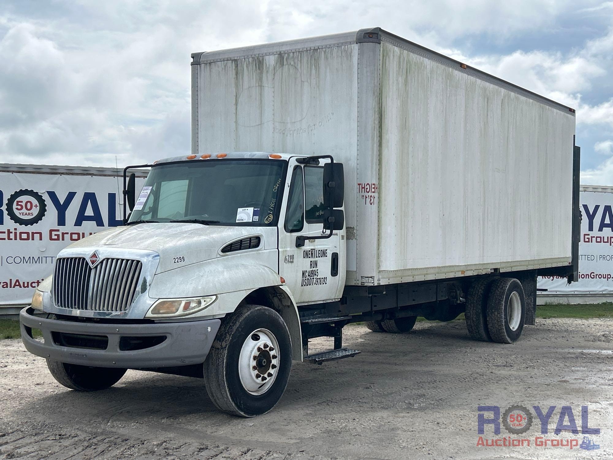 2003 International 4200 Box Truck (A51692)