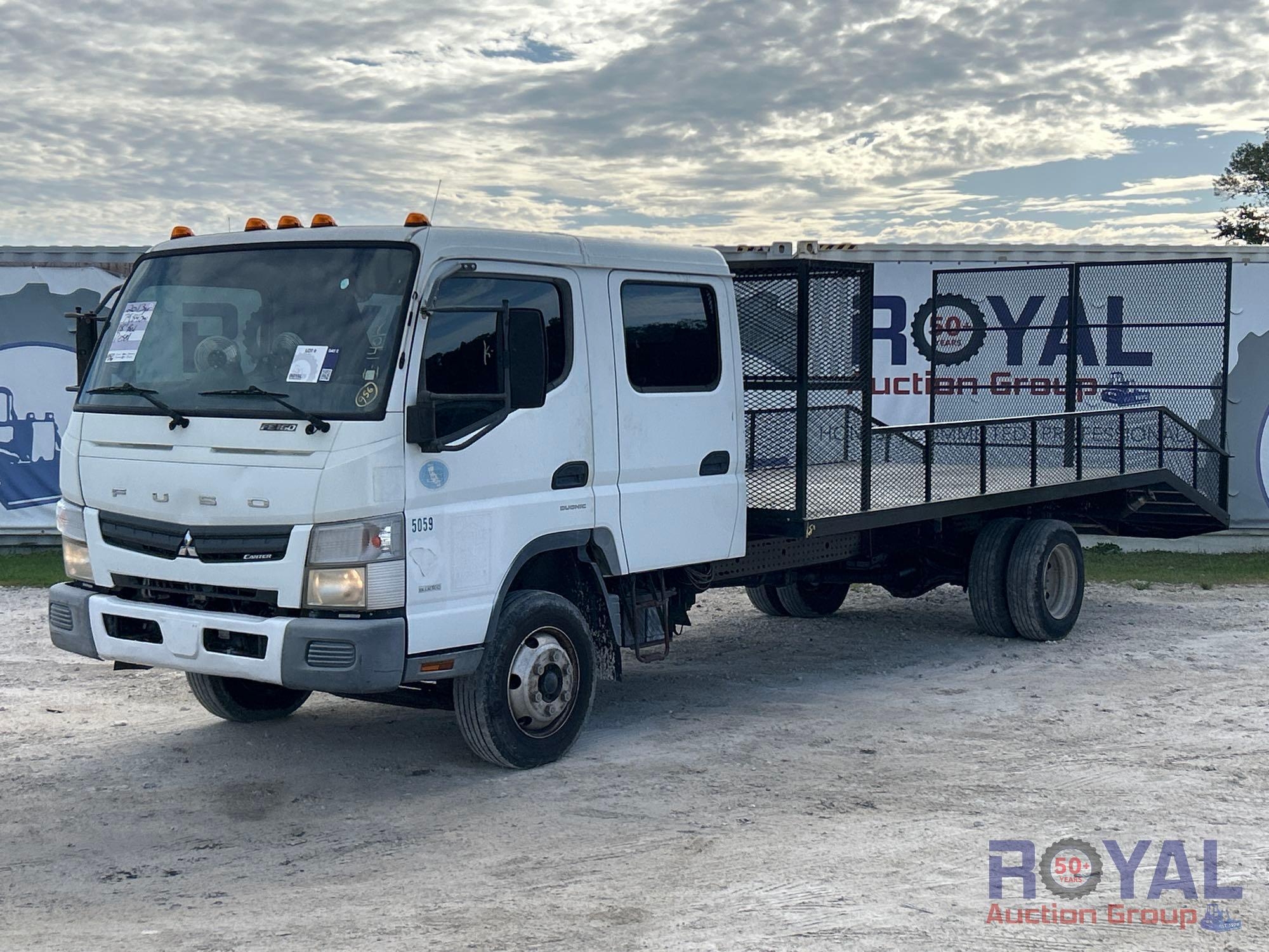 2013 Mitsubishi Fuso FEC72W 18ft Dovetail Flatbed Truck (A51692)