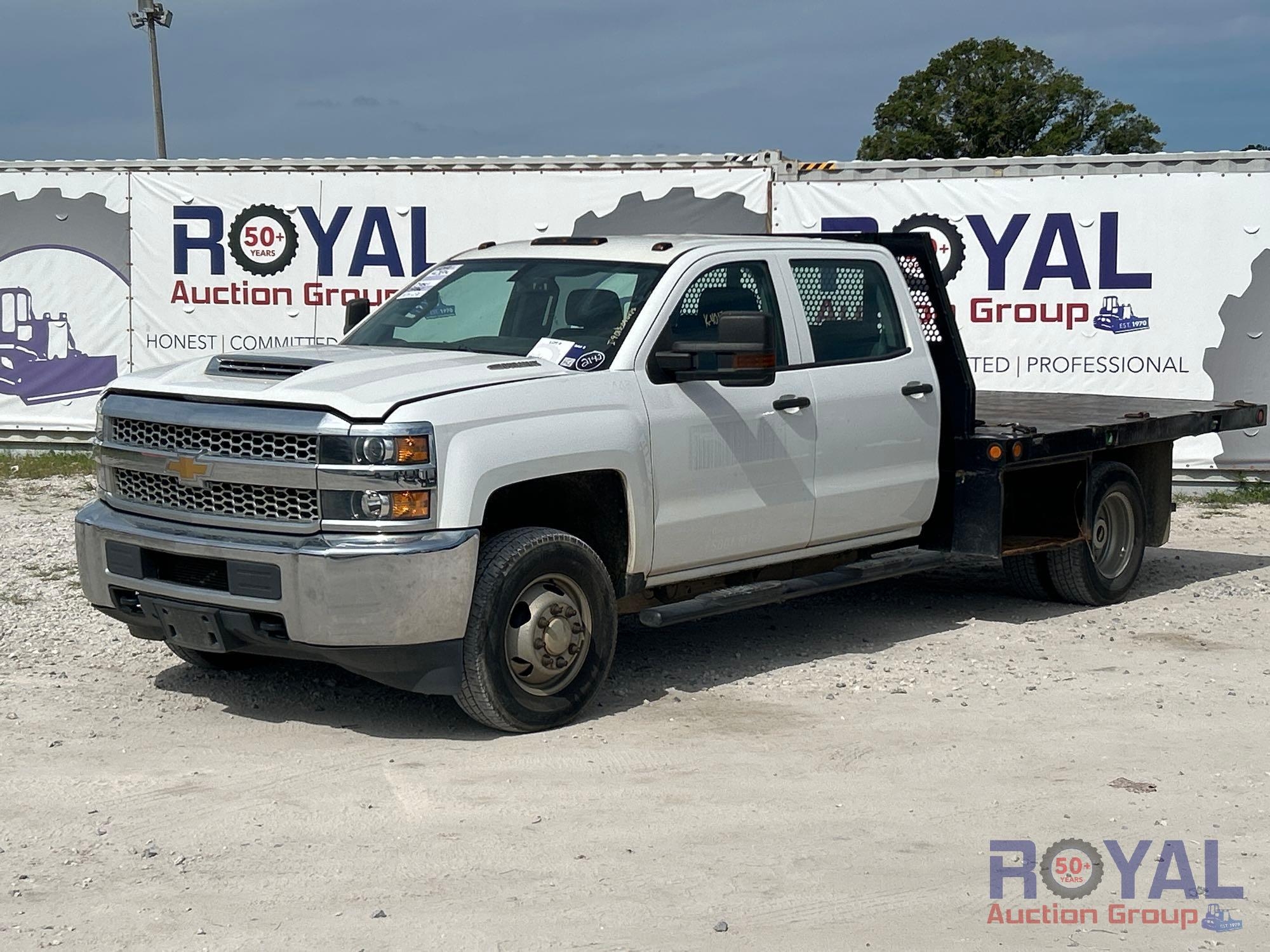 2019 Chevrolet Silverado 3500HD 4x4 Crew Cab 10FT Flatbed Truck (A51692)