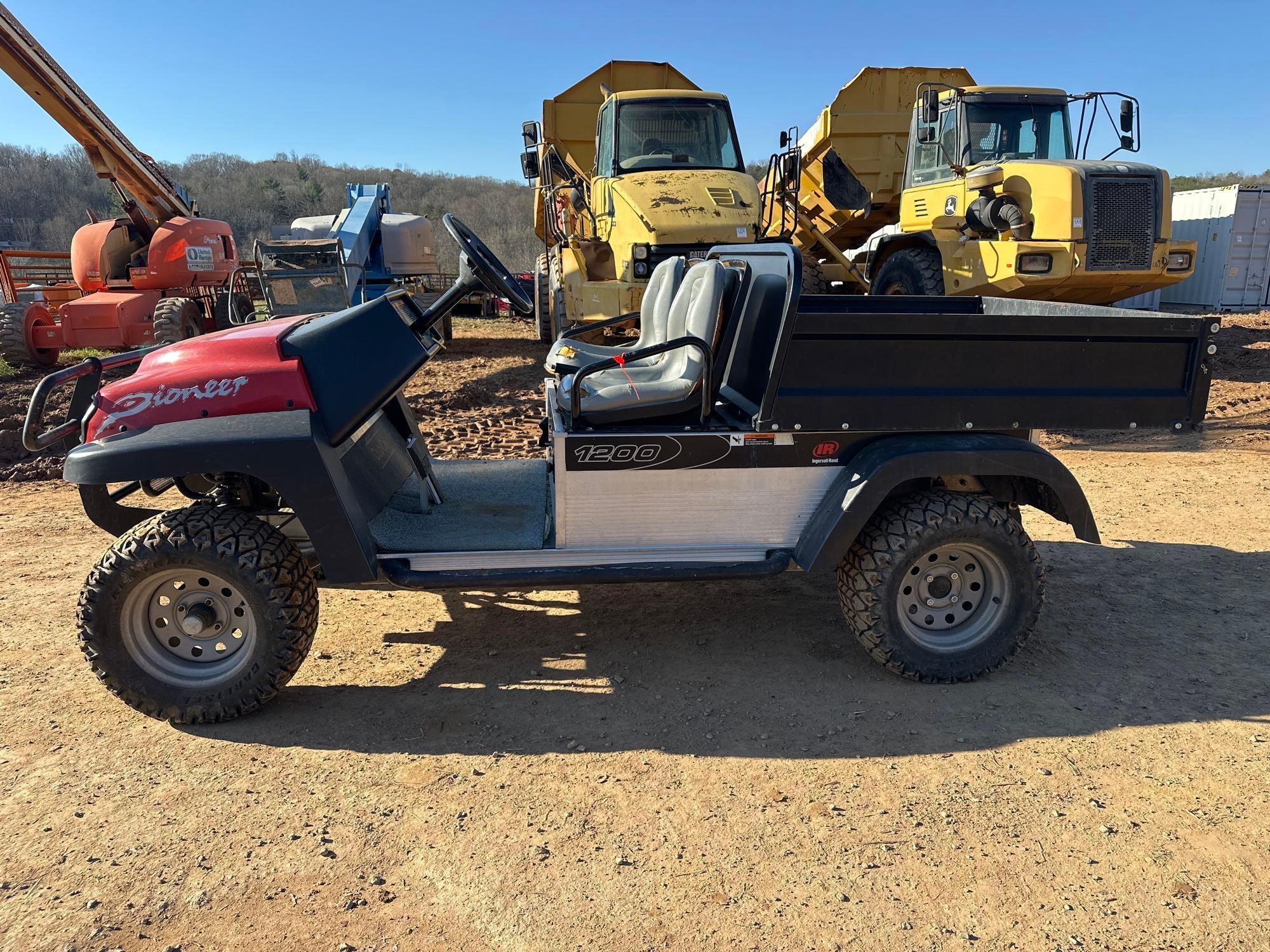 Club Car Pioneer 1200 with Dumpbed (A57453)