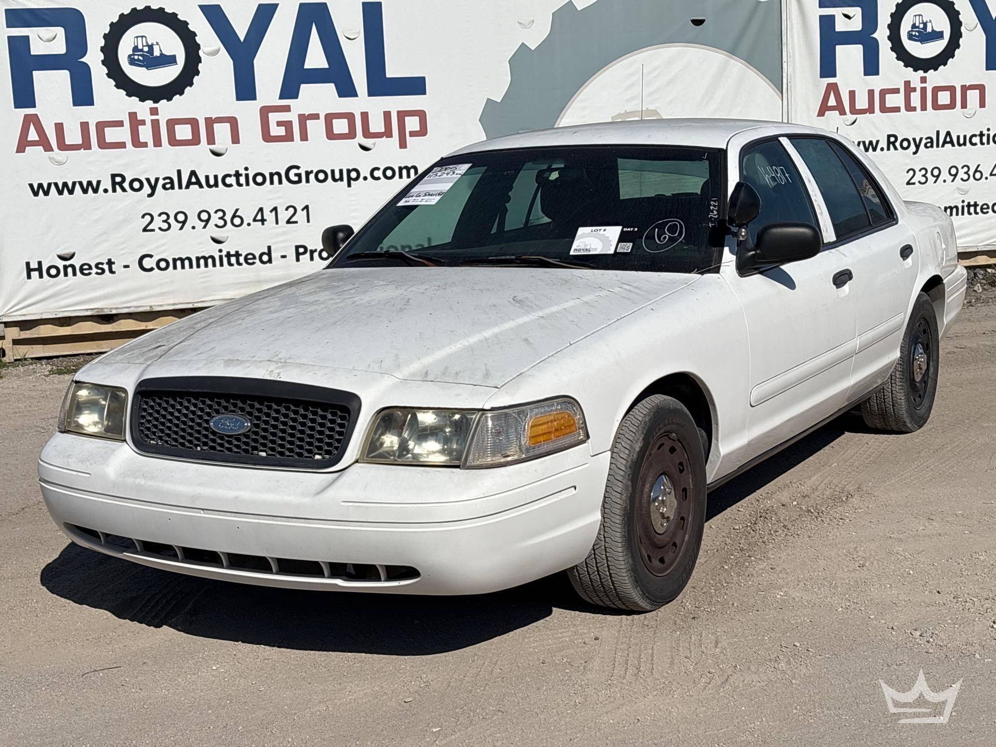 2005 Ford Crown Victoria Sedan (A56859)