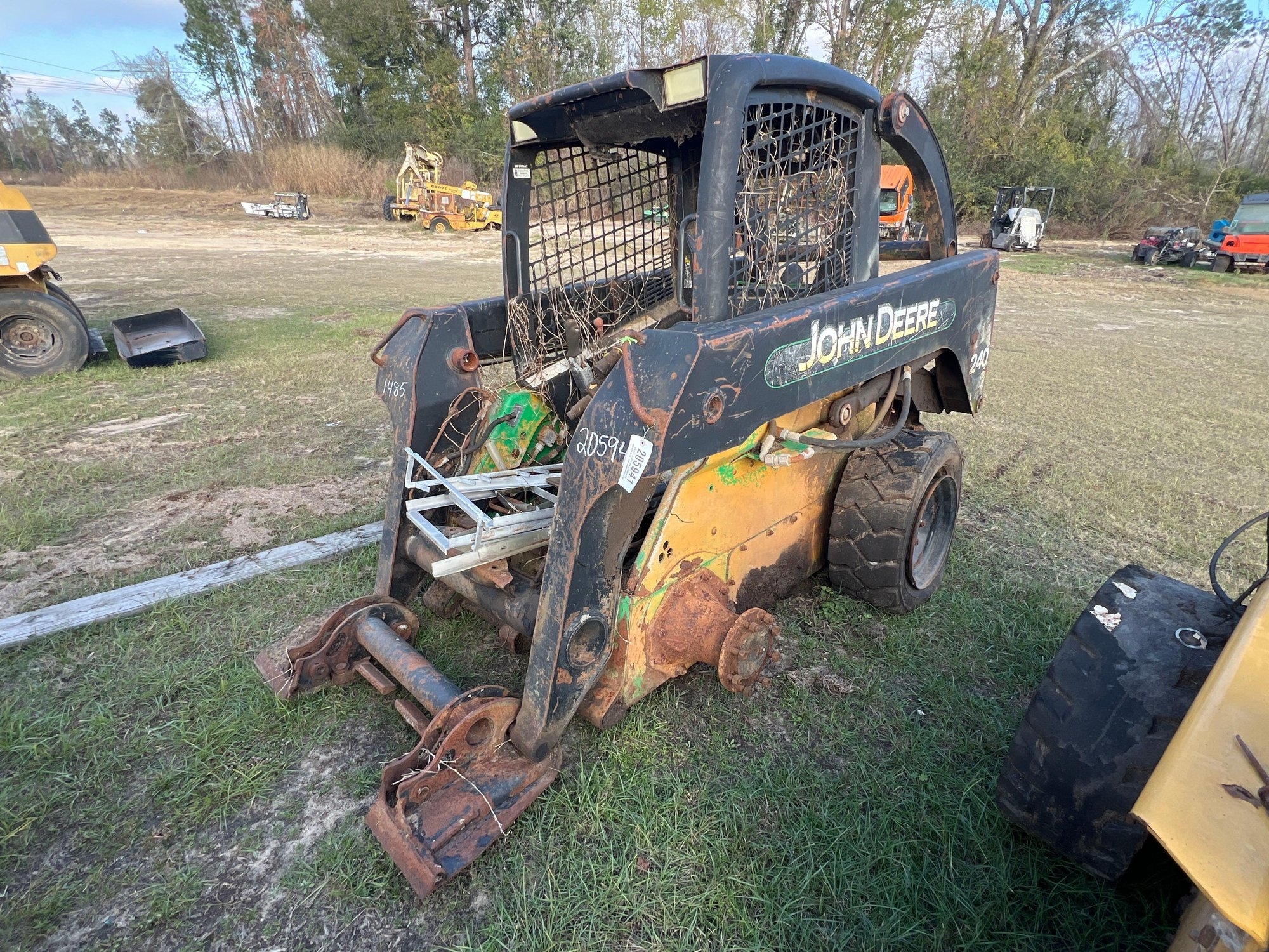 (INOP) JOHN DEERE 240 SKIDS STEER (A58375)