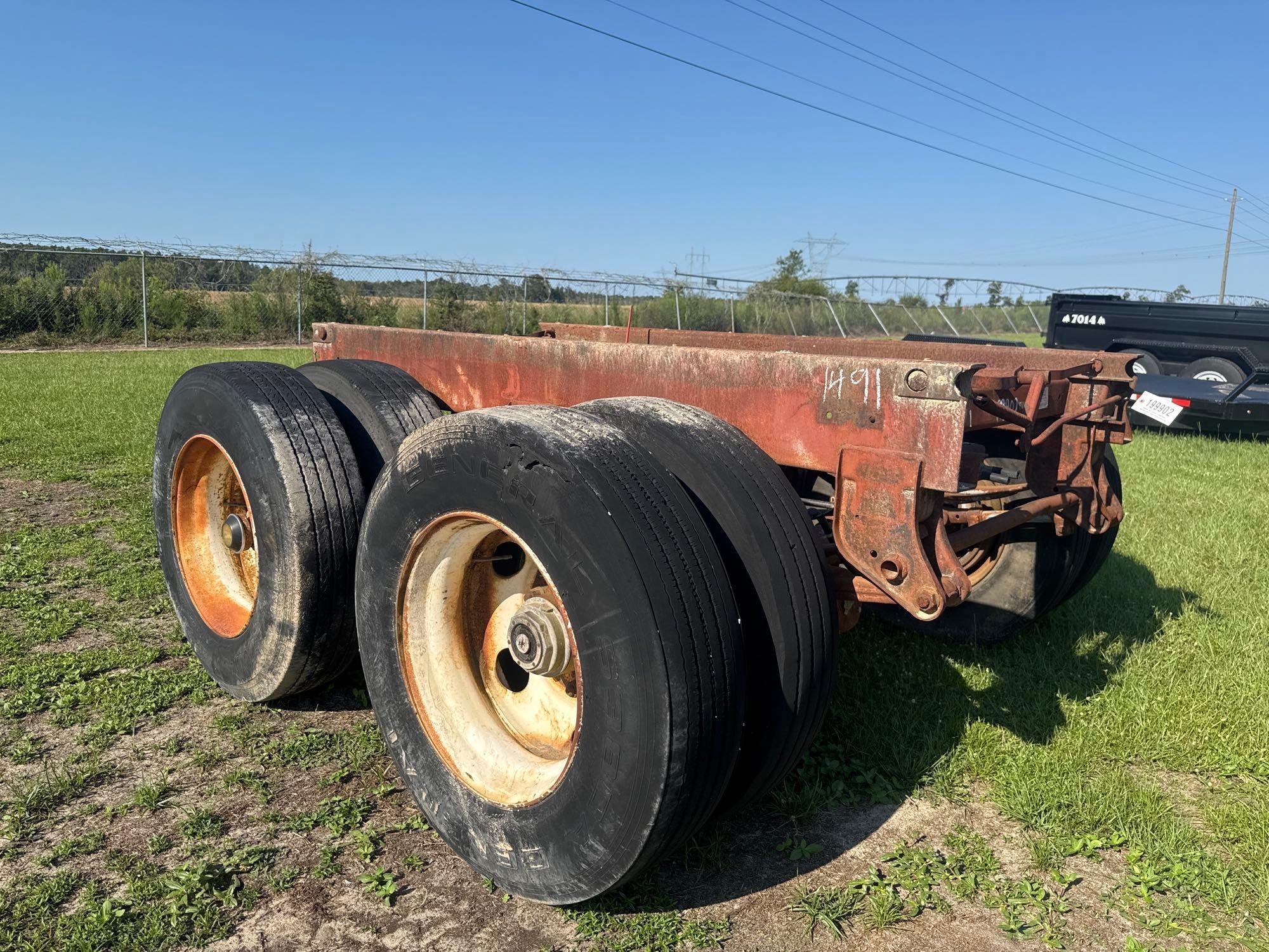 HUTCH TANDEM AXLE (A51247)