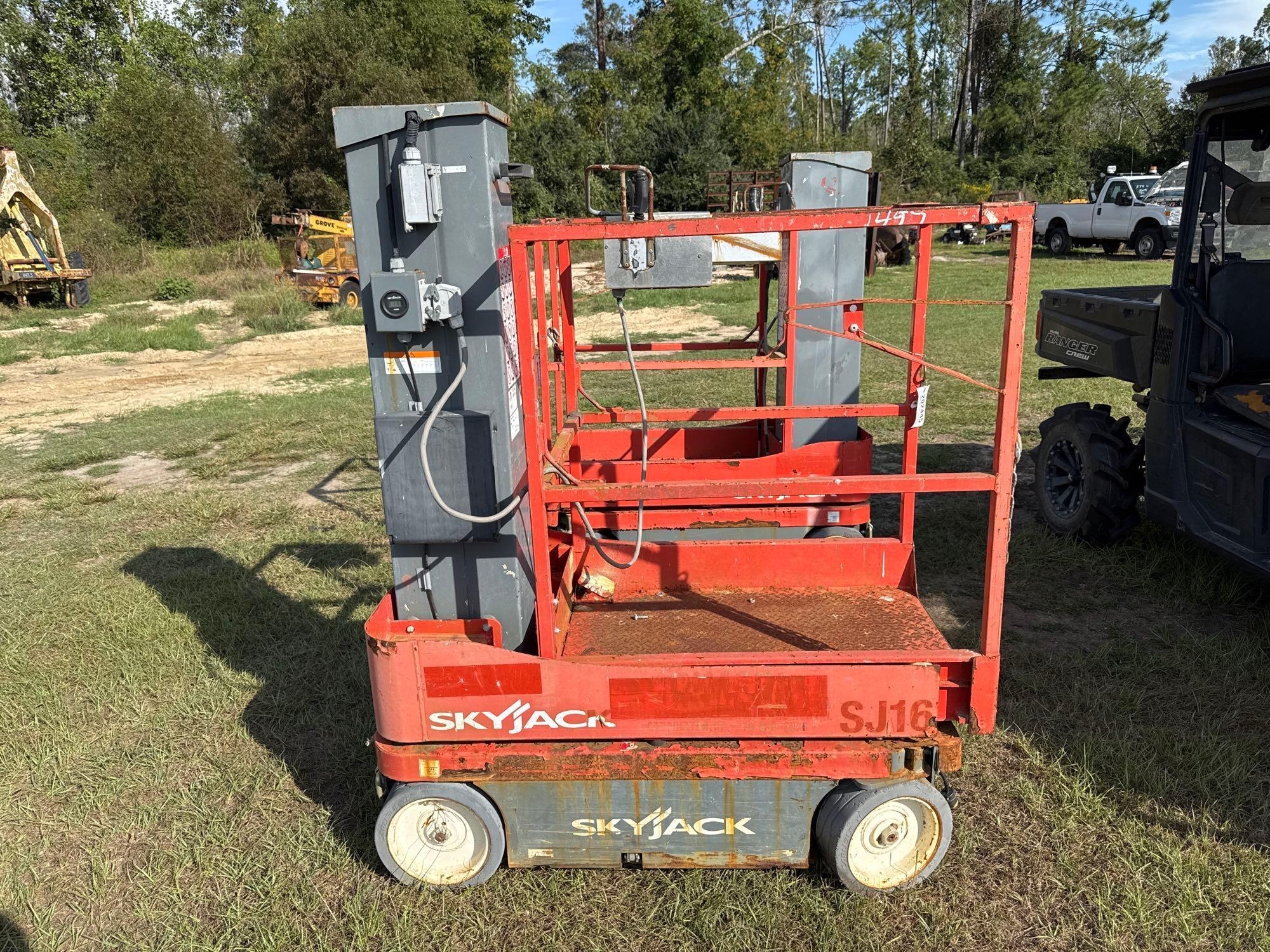 SKYJACK ST16 ELECTRIC MANLIFT (A54756)