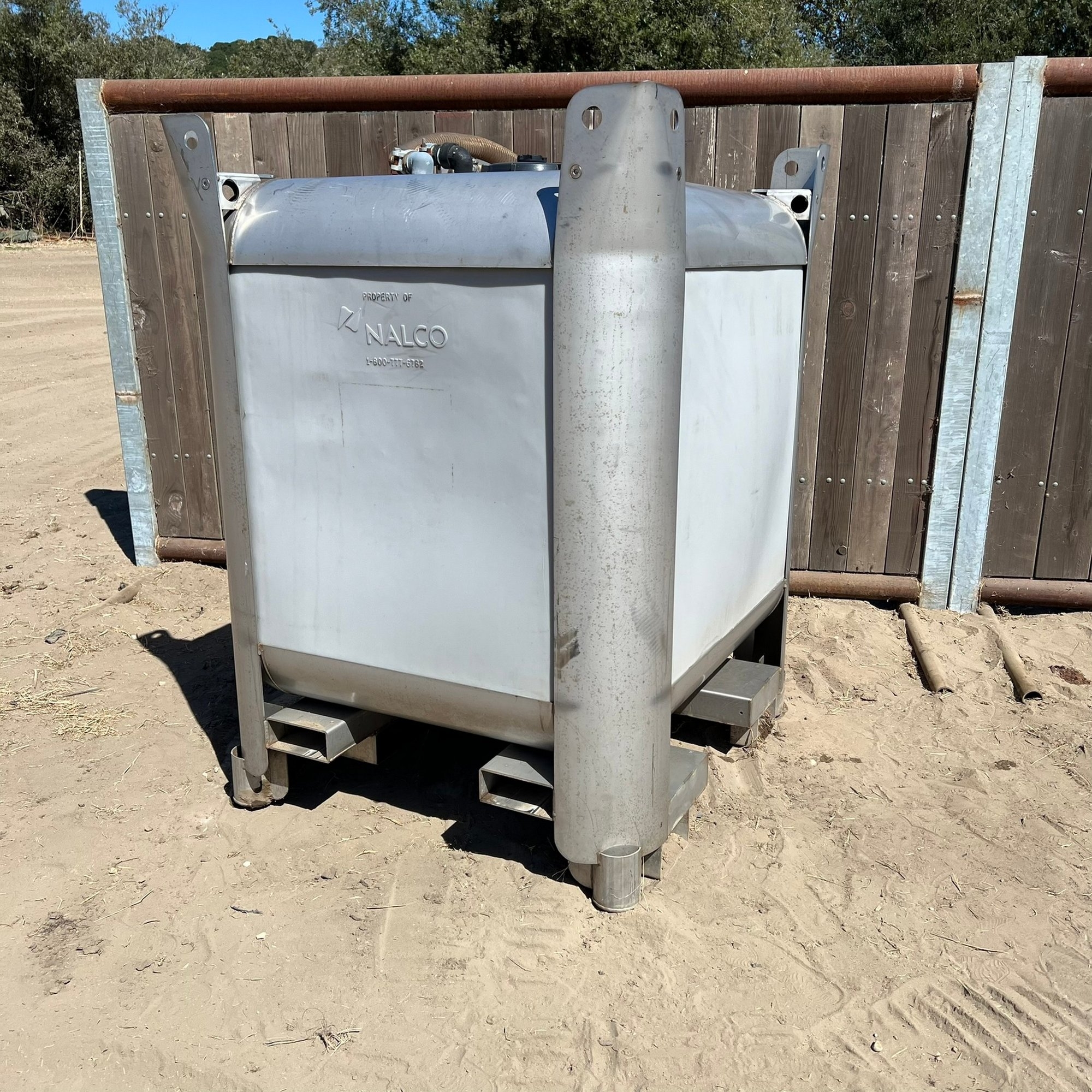 Nalco 400G Rectangular Tank W/ 44" Stainless Flowmeter 5/8"Tube G00927 (A59225)