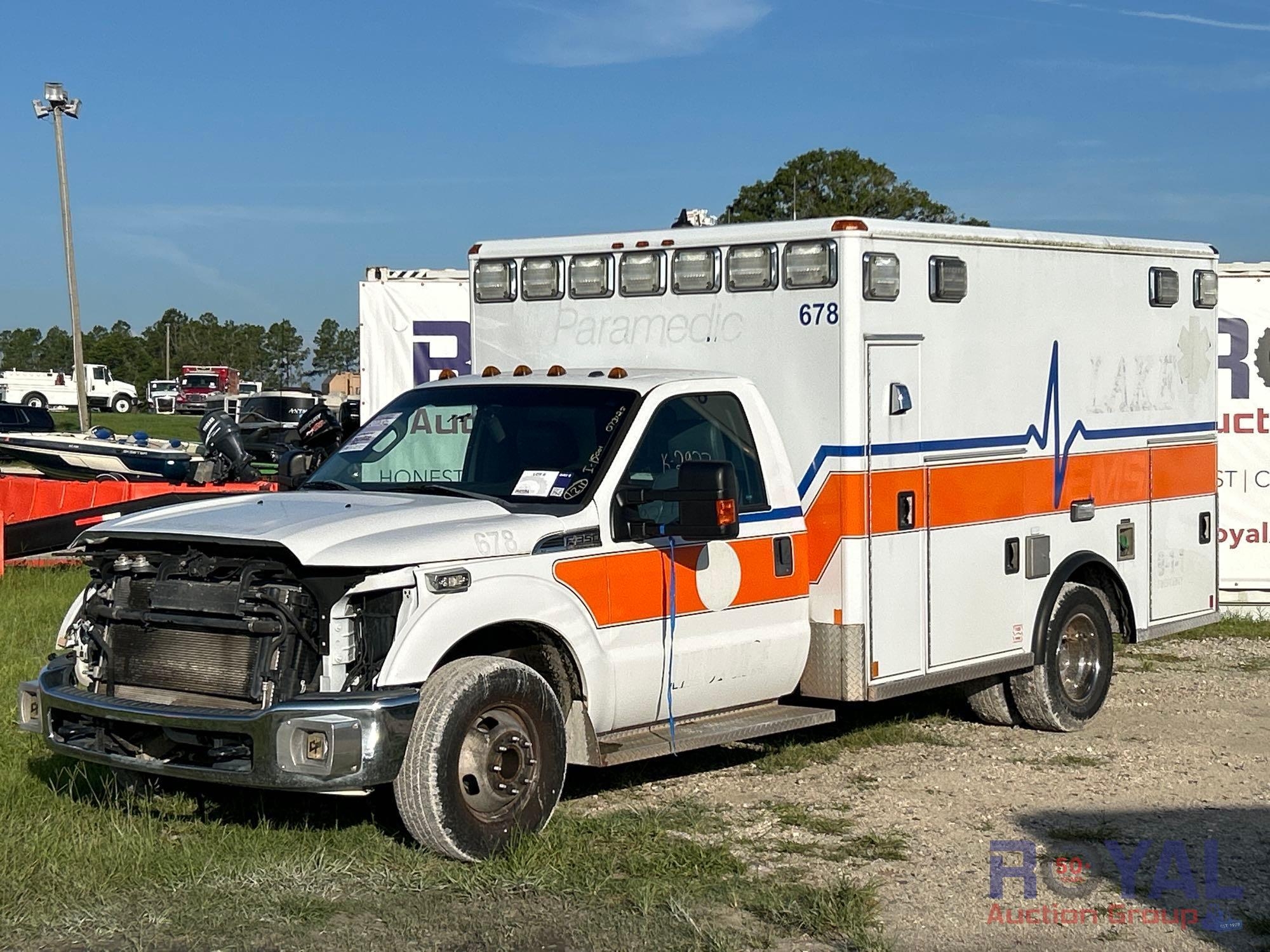 2016 Ford F-350 Ambulance (A51692)