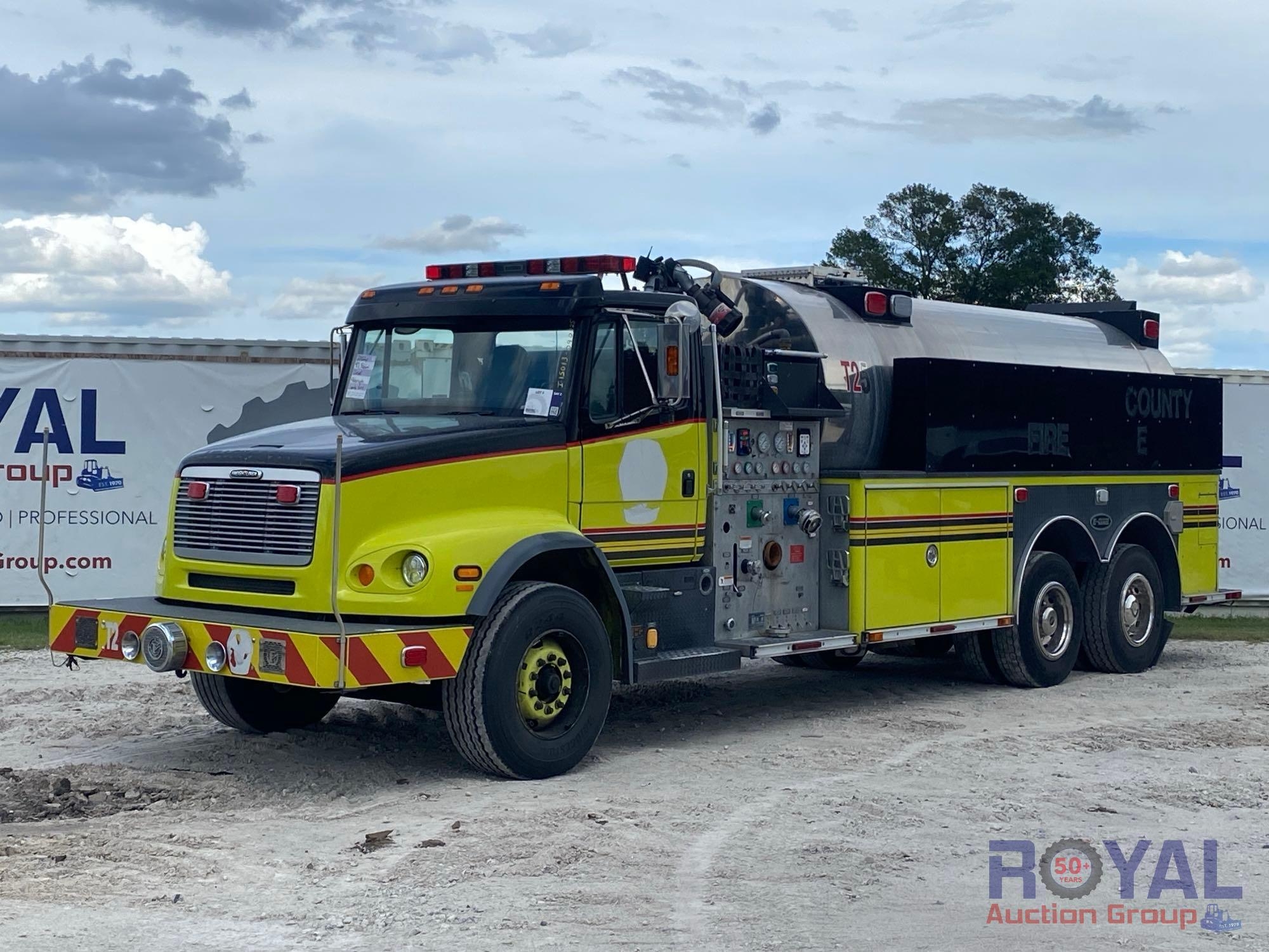 Hillsborough County BOCC Year: 2002 Make: Freightliner Model: FL112 Vehicle Type: Truck Mileage: (A51692)