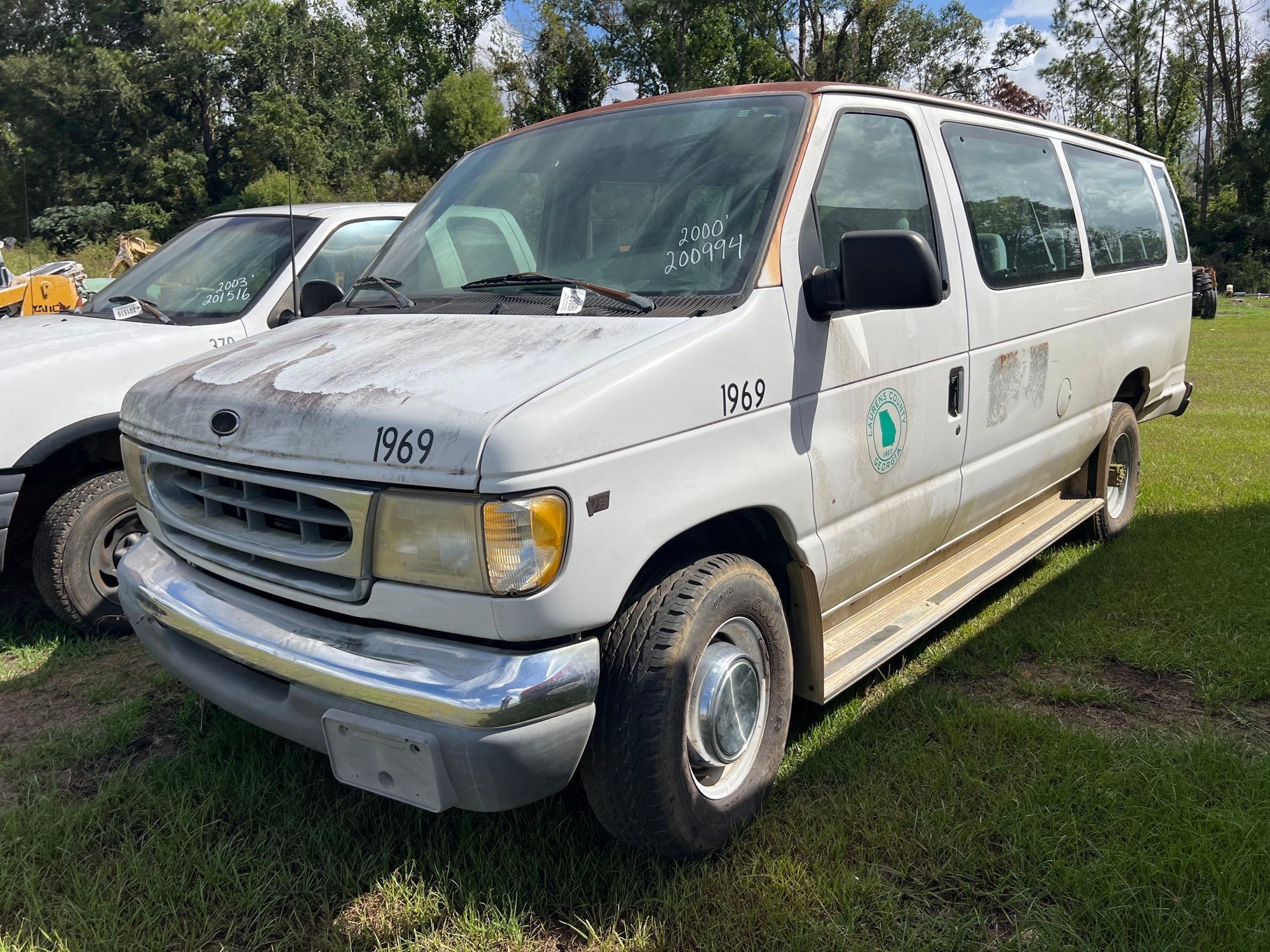(INOP) 2000 FORD E-350XLT SUPER DUTY VAN (A54756)