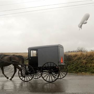 151028-runaway-blimp-jsw-04-504p_23e14fad38e56591b88360a09d7be657.nbcnews-fp-360-360.jpg