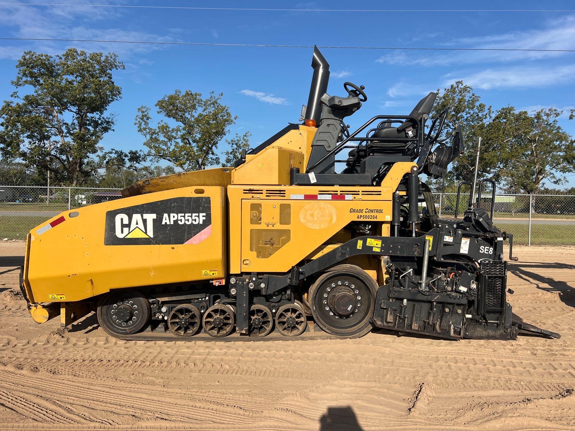 2017 CATERPILLAR AP555F ASPHALT PAVER (A52705)