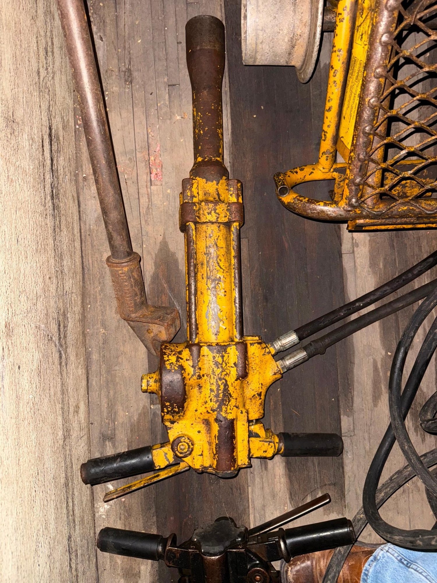 Hydraulic spike driver (A56435)