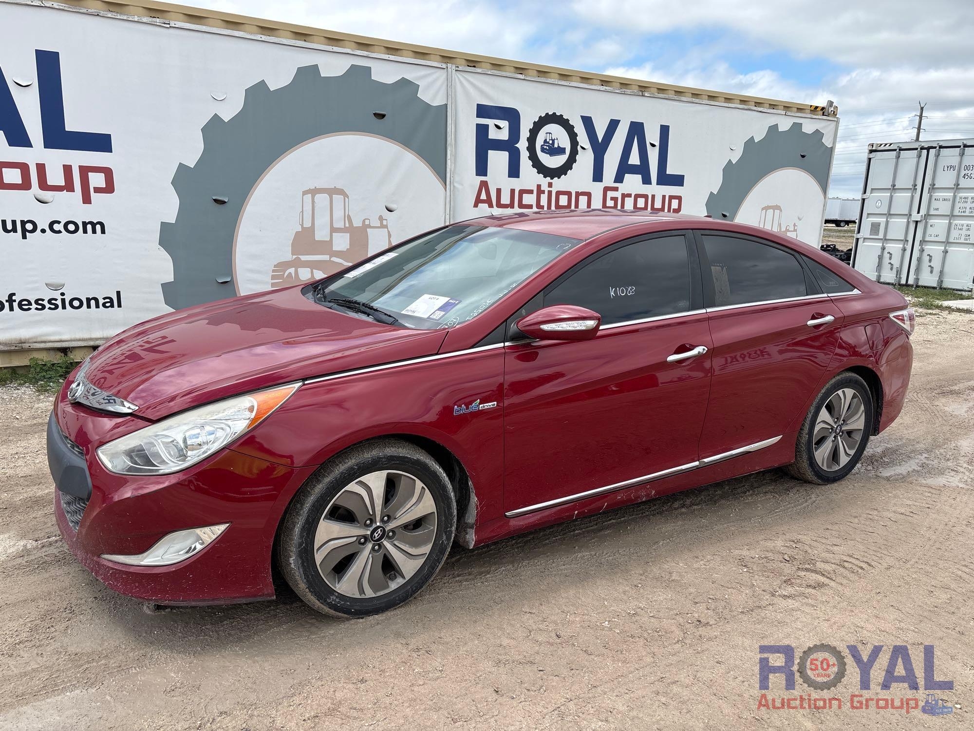 2013 Hyundai Sonata Hybrid Sedan (A50324)