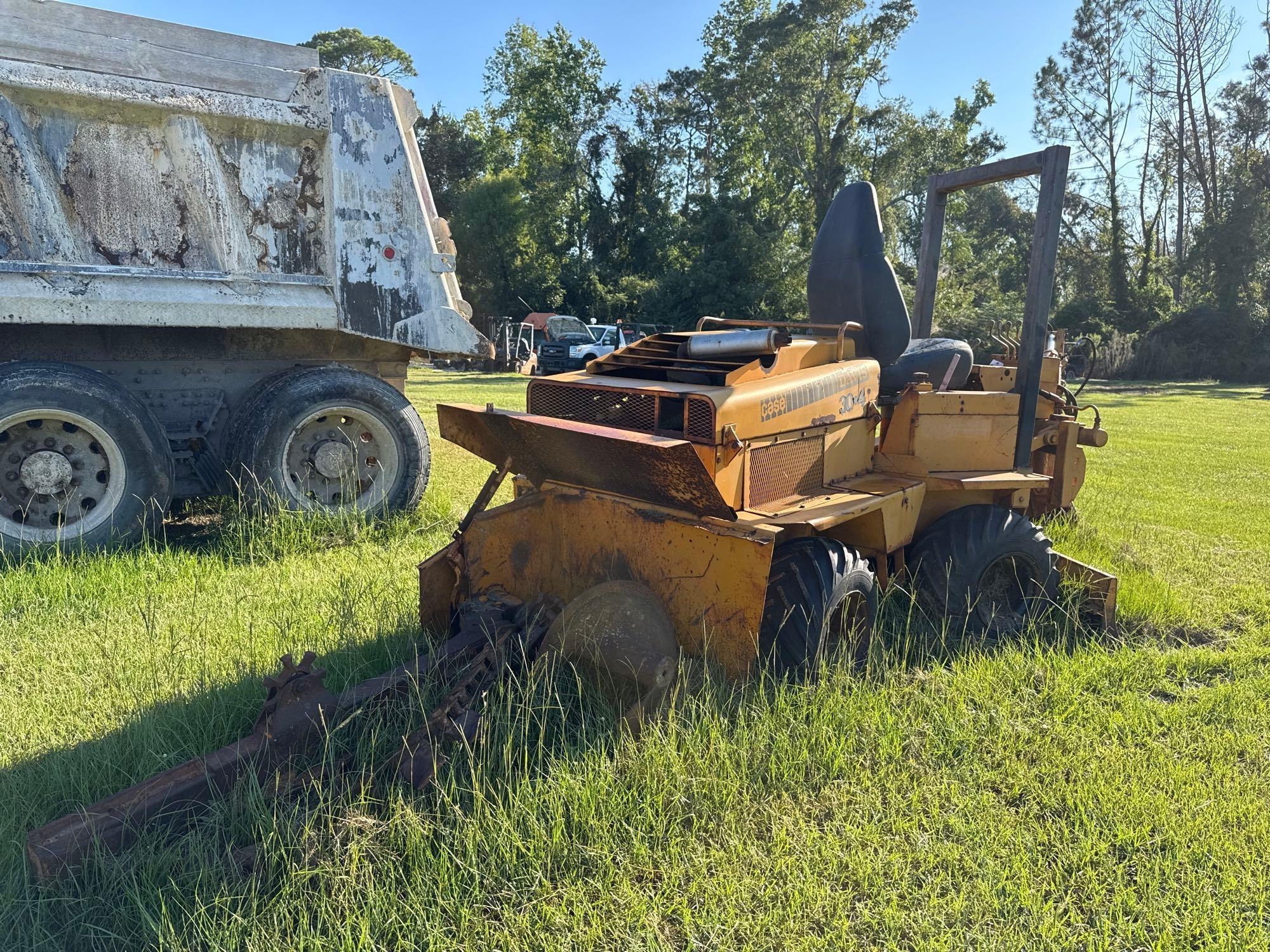 (INOP) CASE DAVIS 30+4 TRENCHER/BACKHOE (A51247)