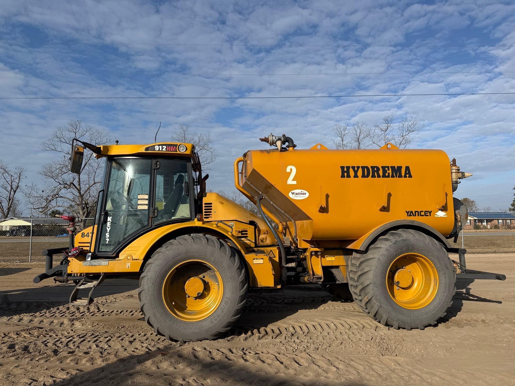 HYDREMA 912HM ARTICULATING WATER TRUCK (A60429)