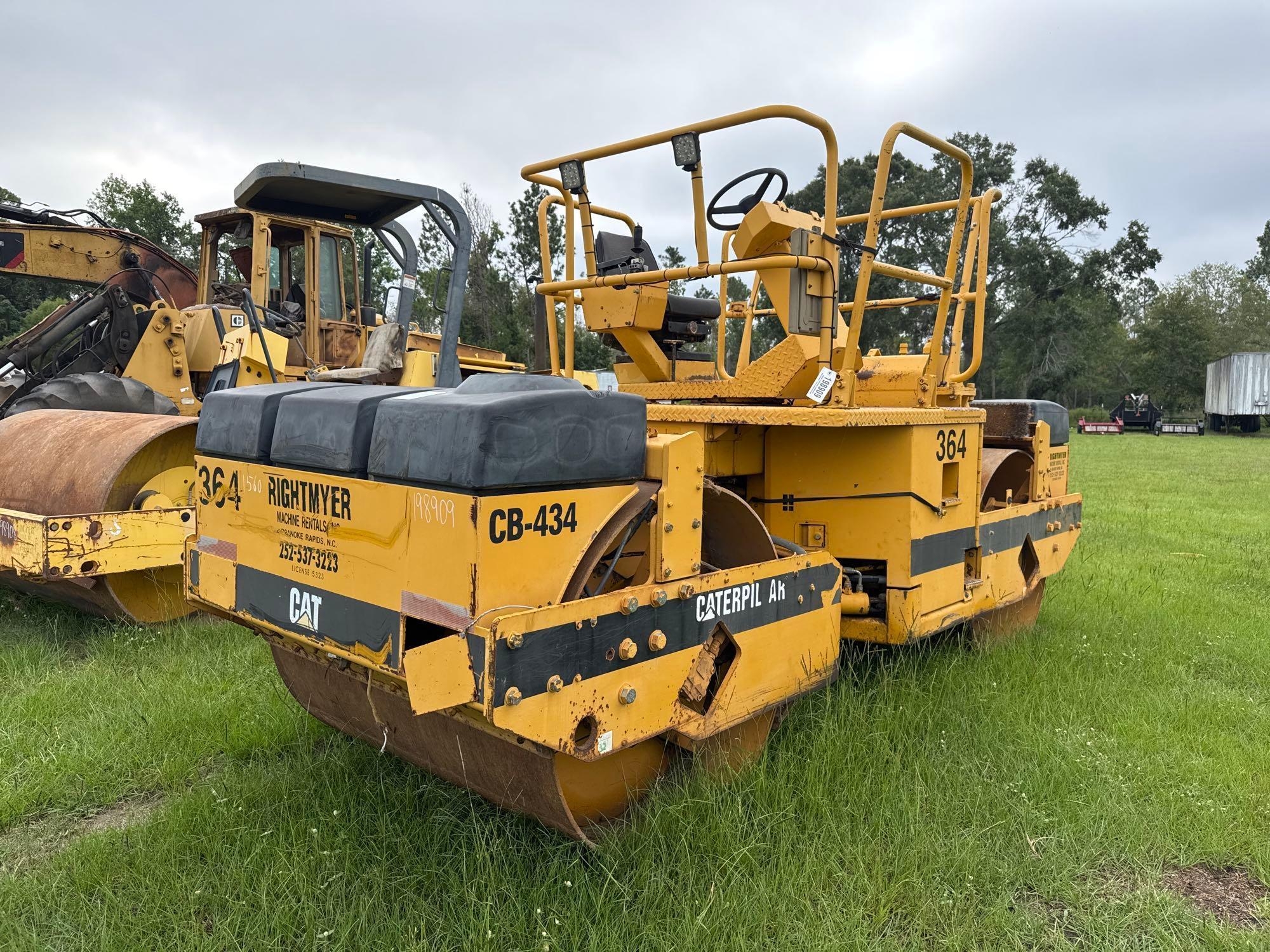 (INOP) CATERPILLAR CB-434 SMOOTH DBL DRUM ROLLER (A51247)