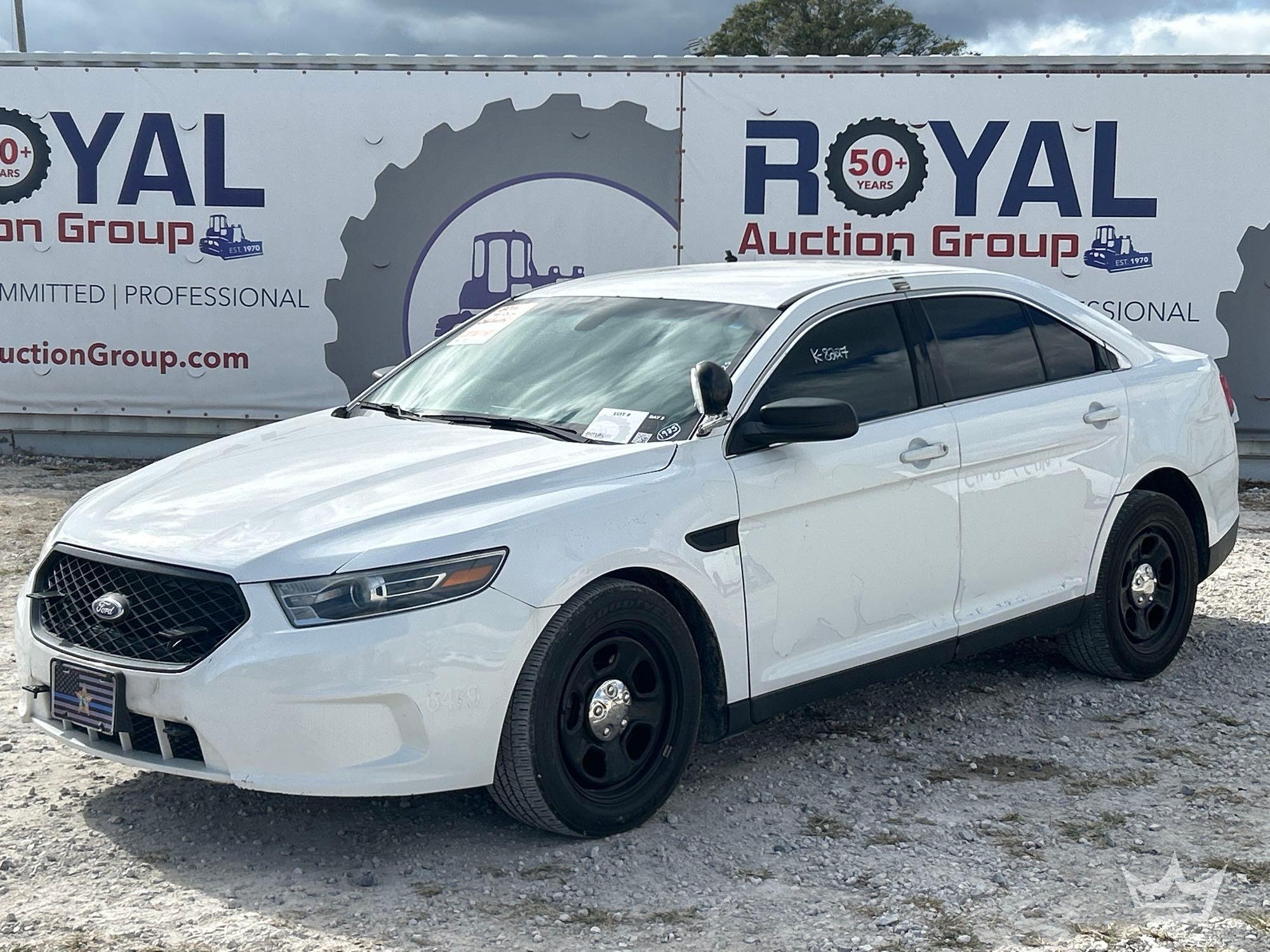 2016 Ford Taurus Sedan (A55853)
