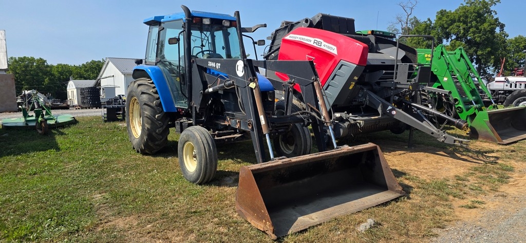 New Holland TS100 Tractor (RIDE AND DRIVE) (A50774)