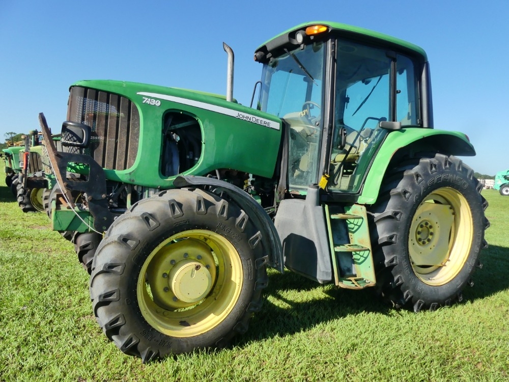 2009 John Deere 7330 (A50120)