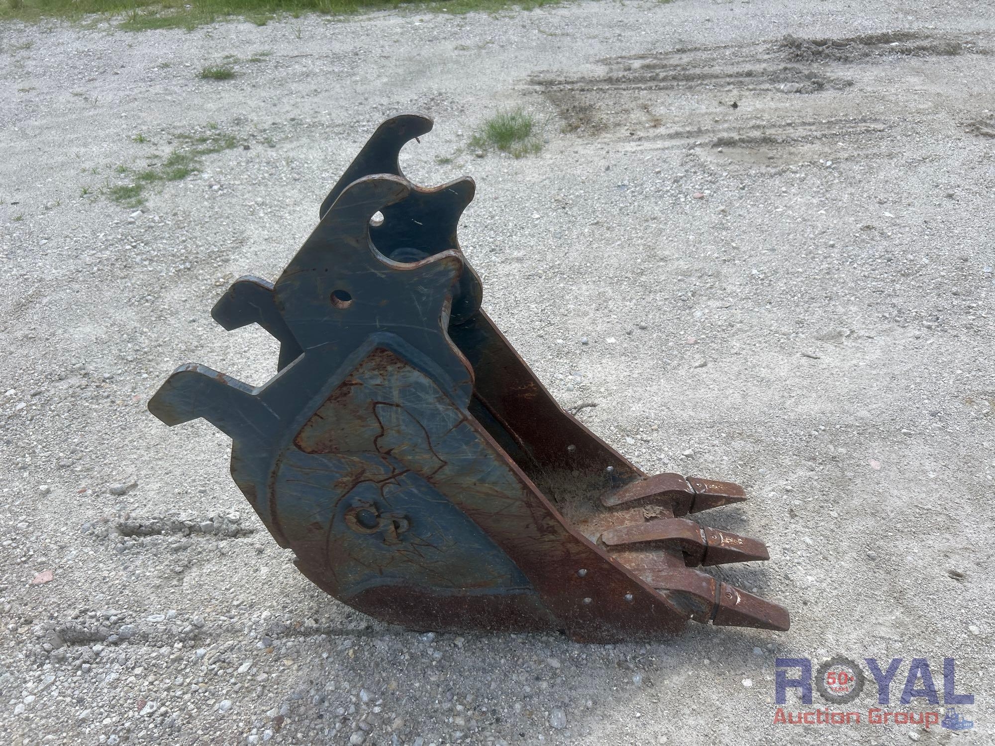 12in Digging Tooth Bucket Excavator Attachment (A50322)