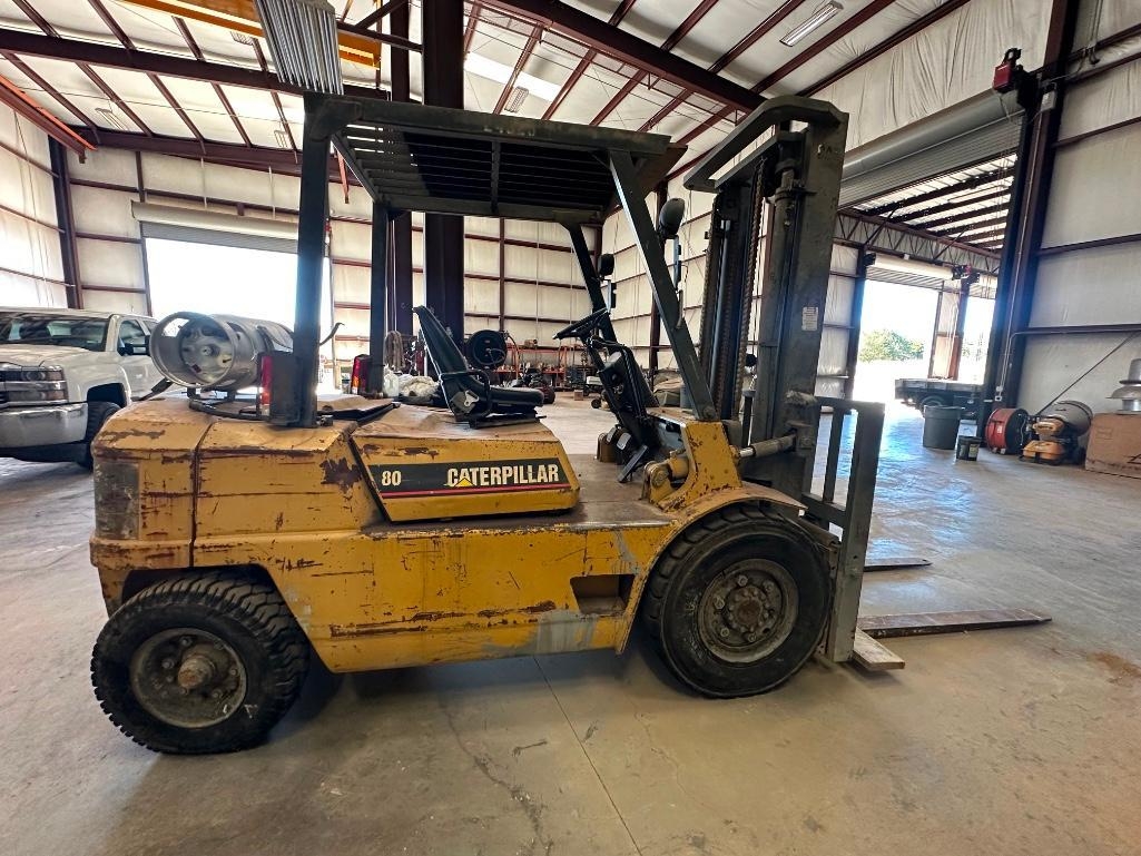 Caterpillar GP40 Propane Forklift (6,550 lb capacity) (A59213)