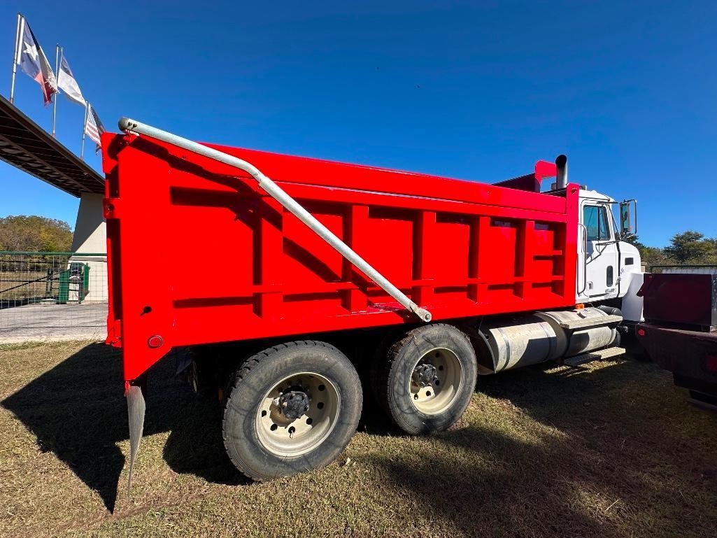 2000 Mack CH613 Dump Truck (A59213)