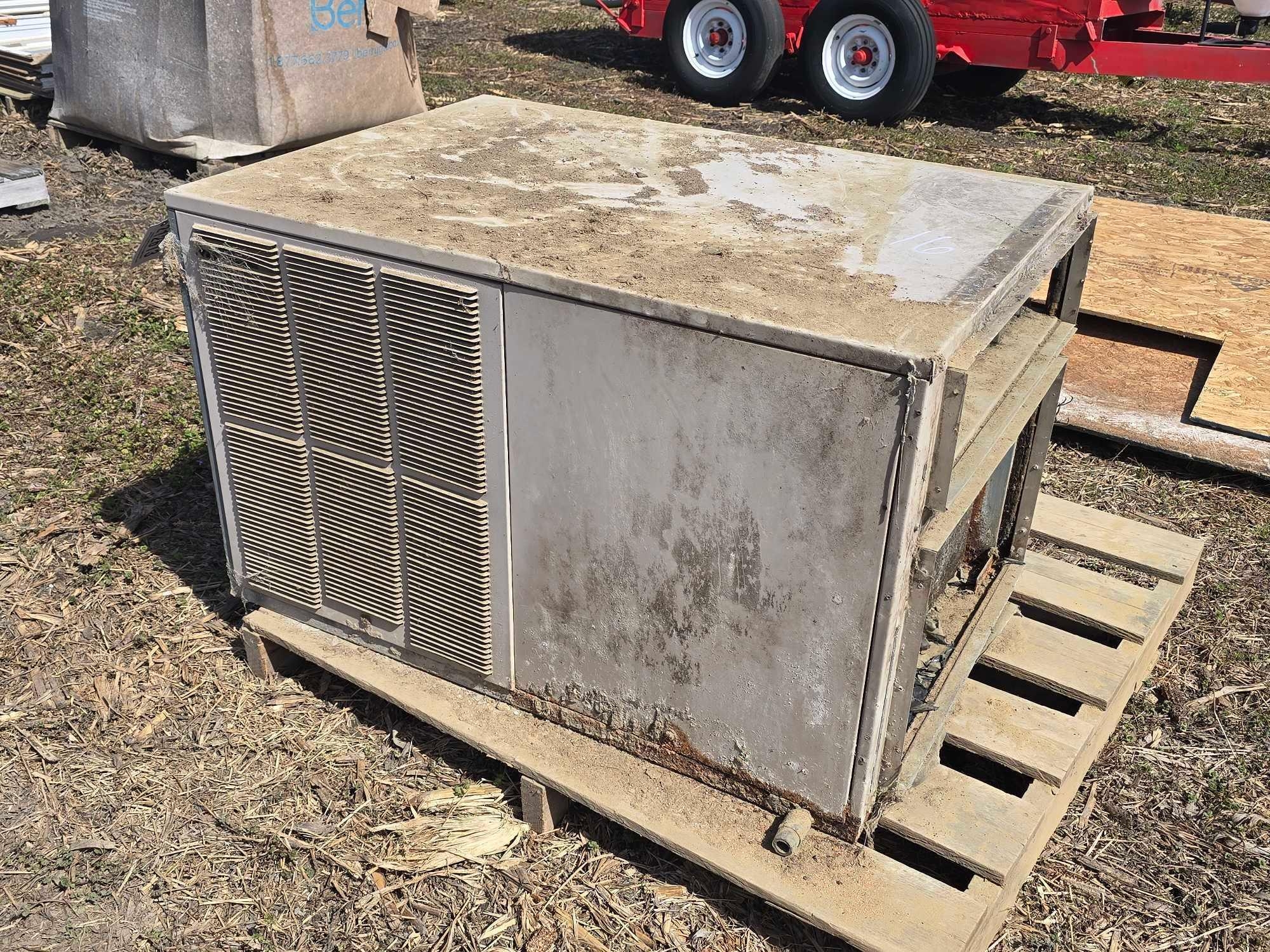 HEAT PUMP / AC UNIT (A63291)