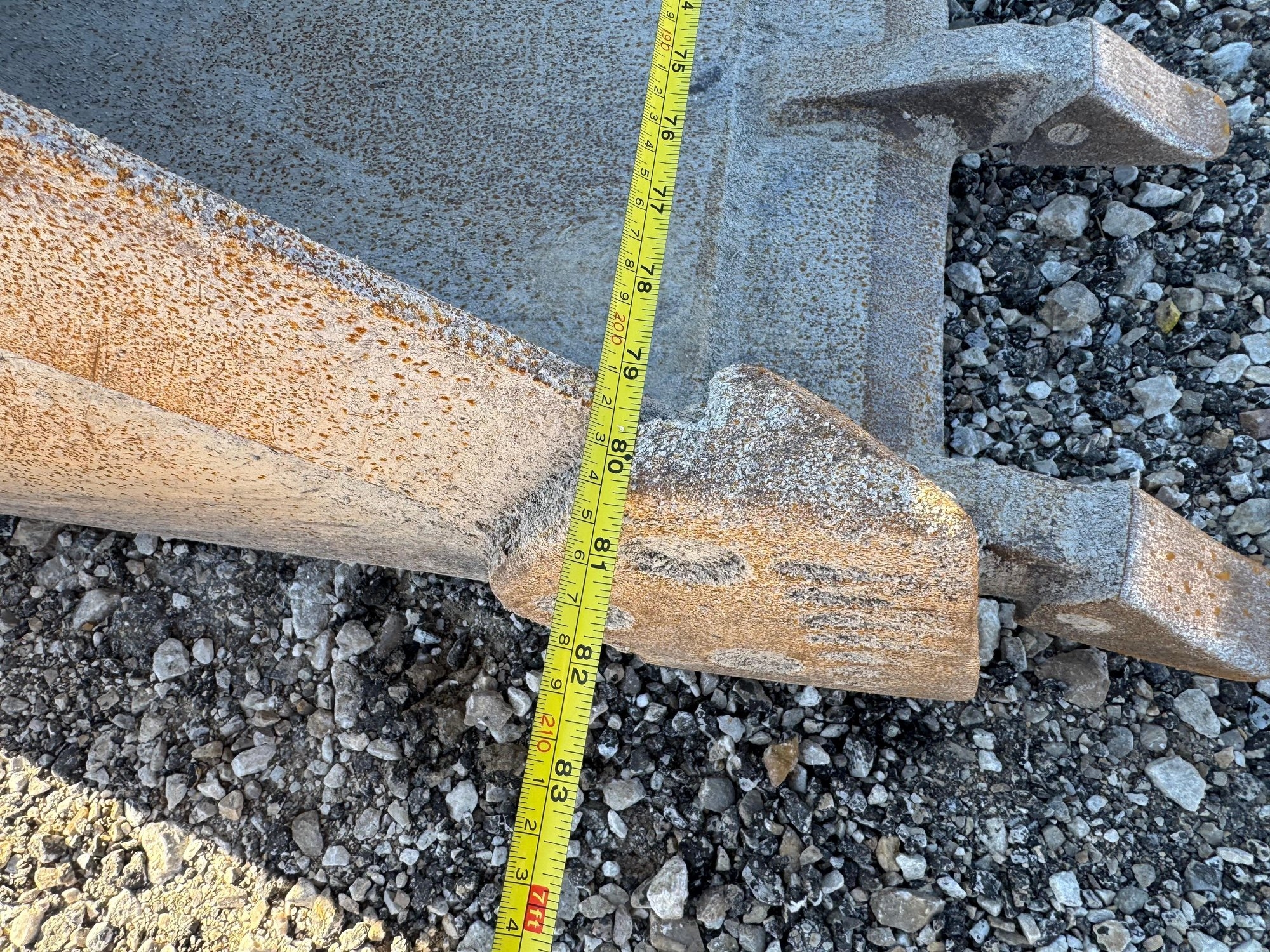 Kubota 80 inch Tooth Skid Steer Bucket (A59213)