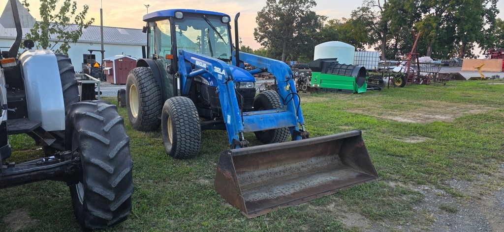 New Holland TN70D Tractor (RIDE AND DRIVE) (A50774)