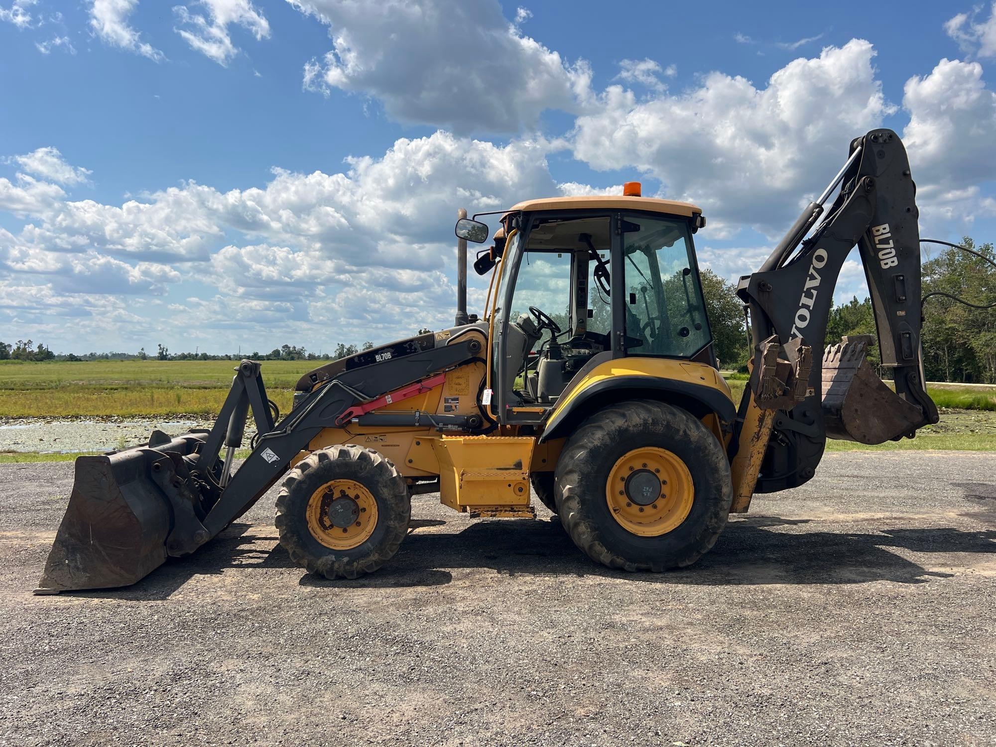 2012 VOLVO BL70B BACKHOE LOADER (A51406)