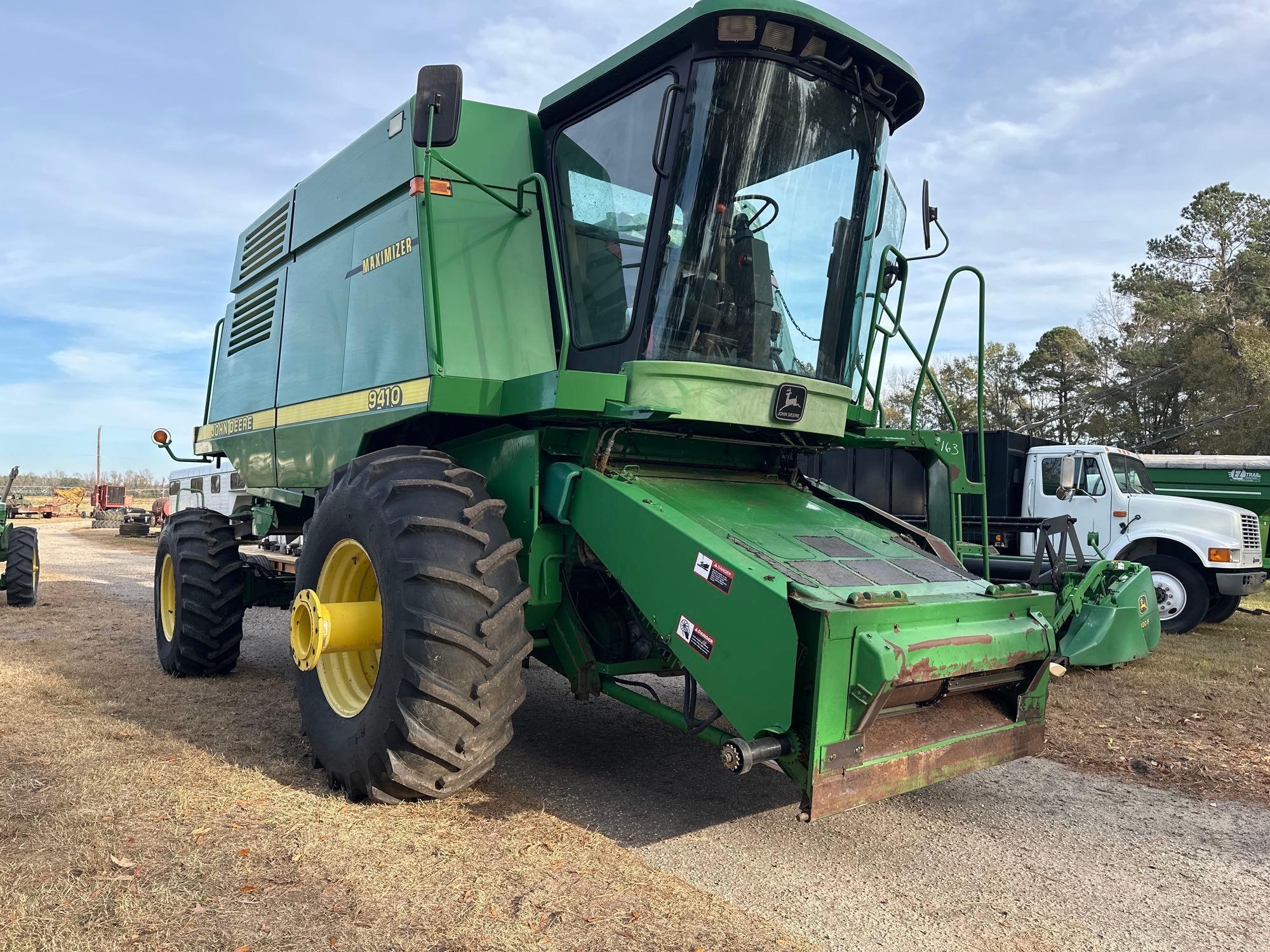 JOHN DEERE 9410 MAXIMIZER COMBINE (A52708)