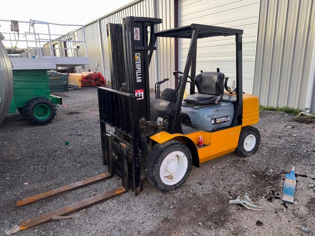 Est. 2000-2005 CAT 60 6K lb Capacity Forklift (A59213)
