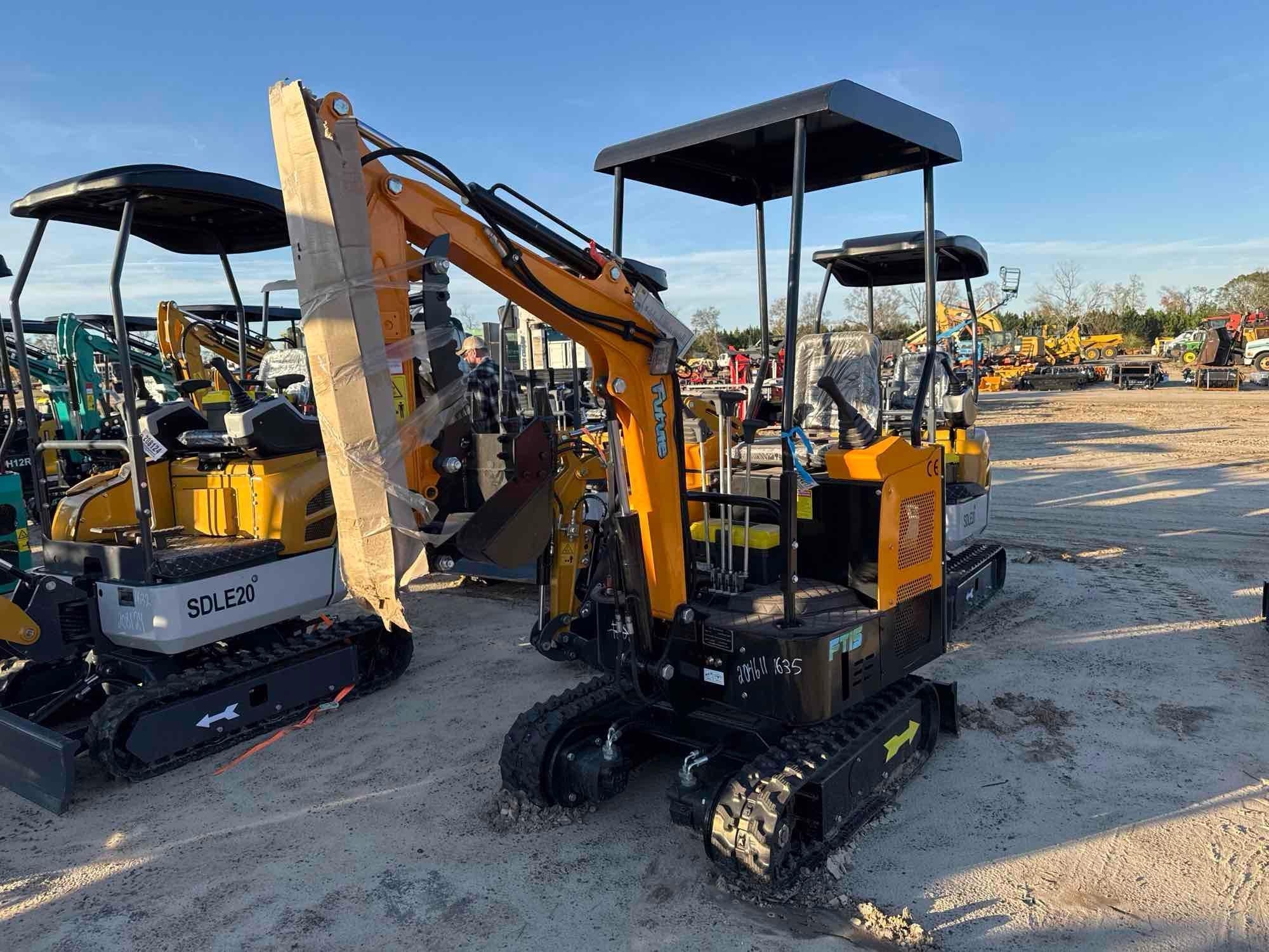 UNUSED FUTURE FT15 EXCAVATOR (A58375)