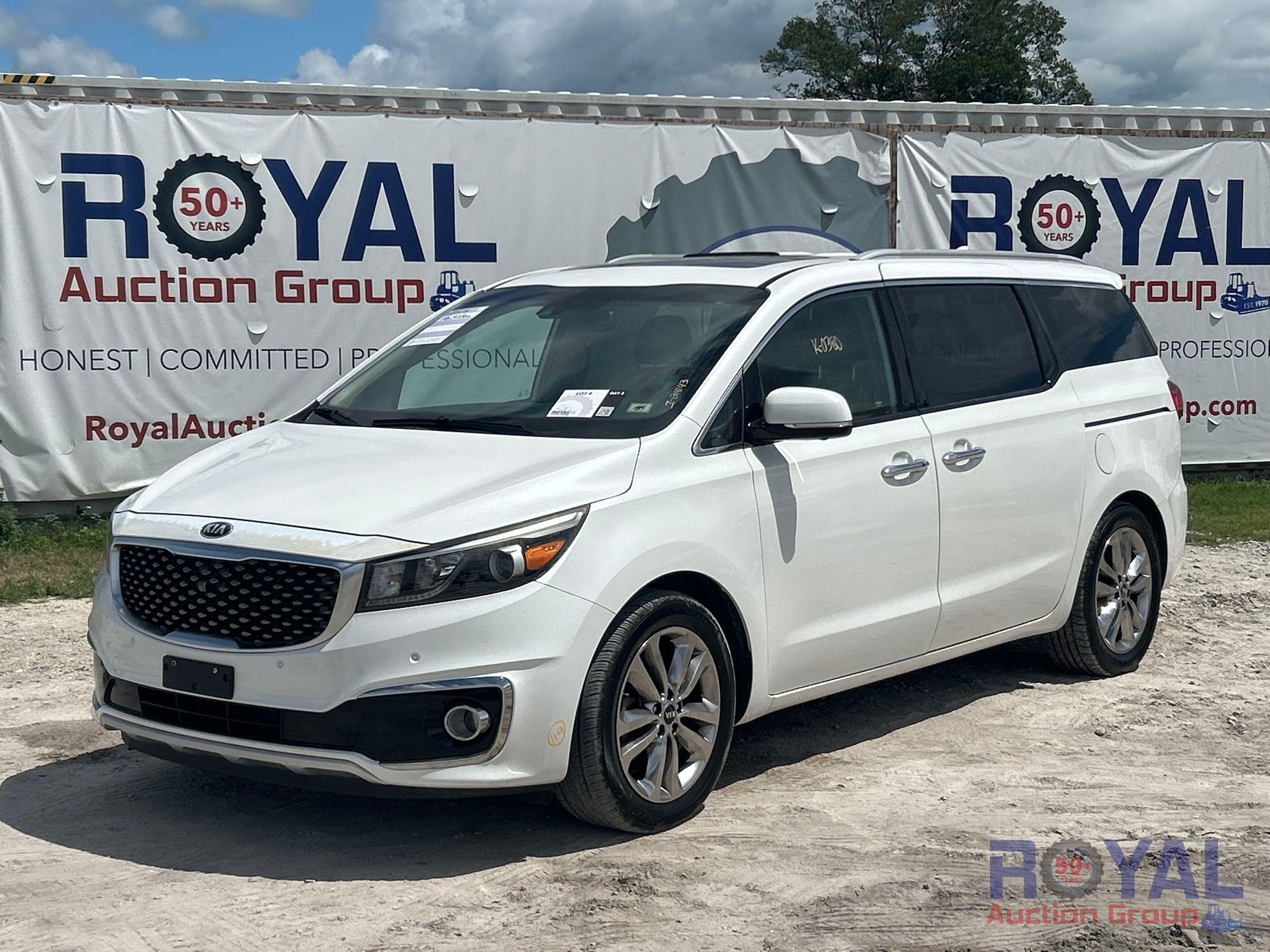 2015 Kia Sedona Van (A51694)