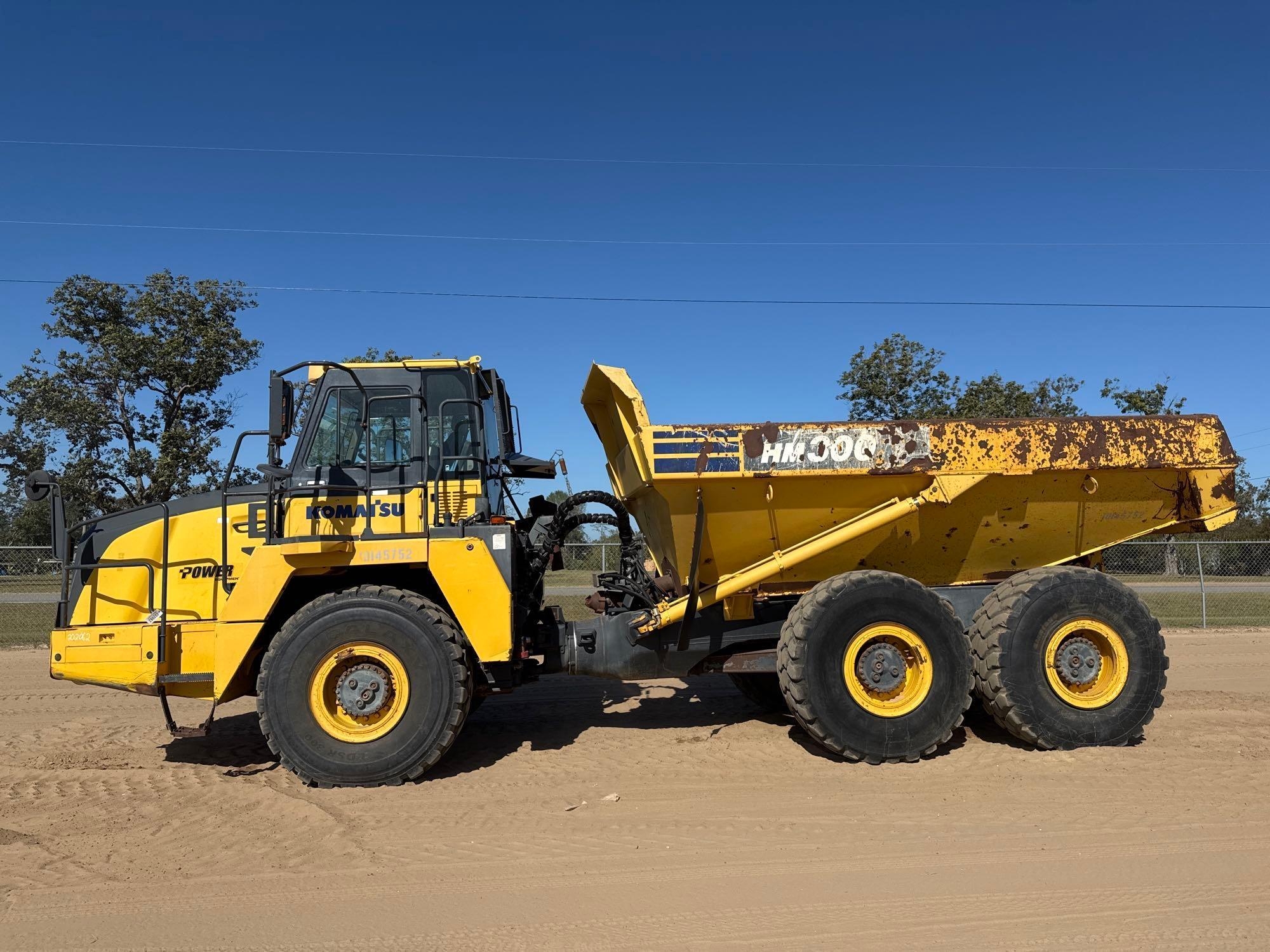 KOMATSU HM300-3 OFF ROAD DUMP TRUCK (A52705)