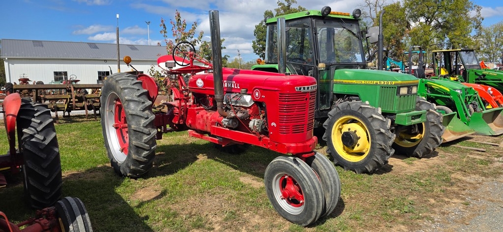 Farmall H Tractor (RUNS) (A50775)