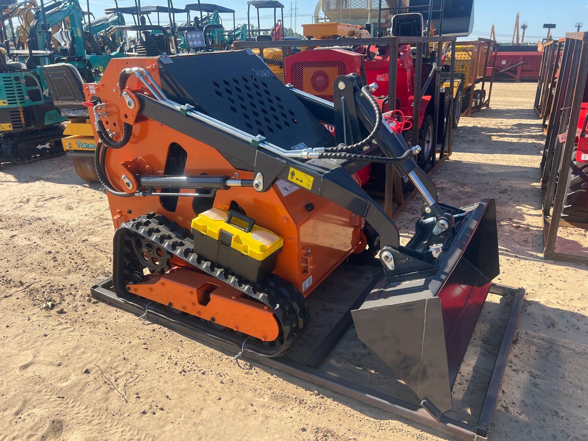 UNUSED LANHERO LDH-T460 STAND ON SKID STEER (A51247)