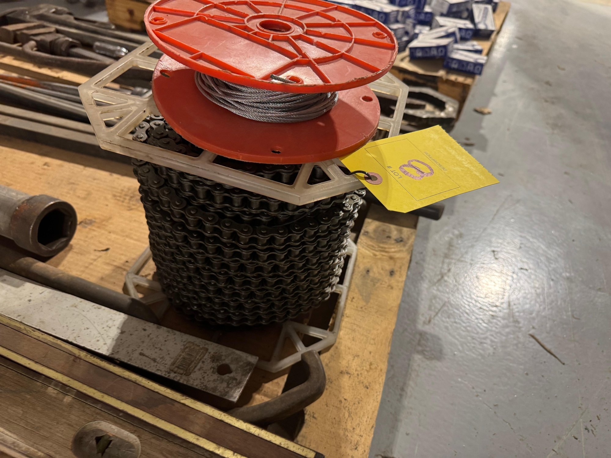 Lot 8 Levels Wrenches Chains Etc (A59213)