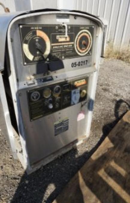 Lot 256- LINCOLN MARINE STYLE WELDER SHIELD ARC SAE-400, DIESEL, HOURS SHOWING: 1,366 (A59213)