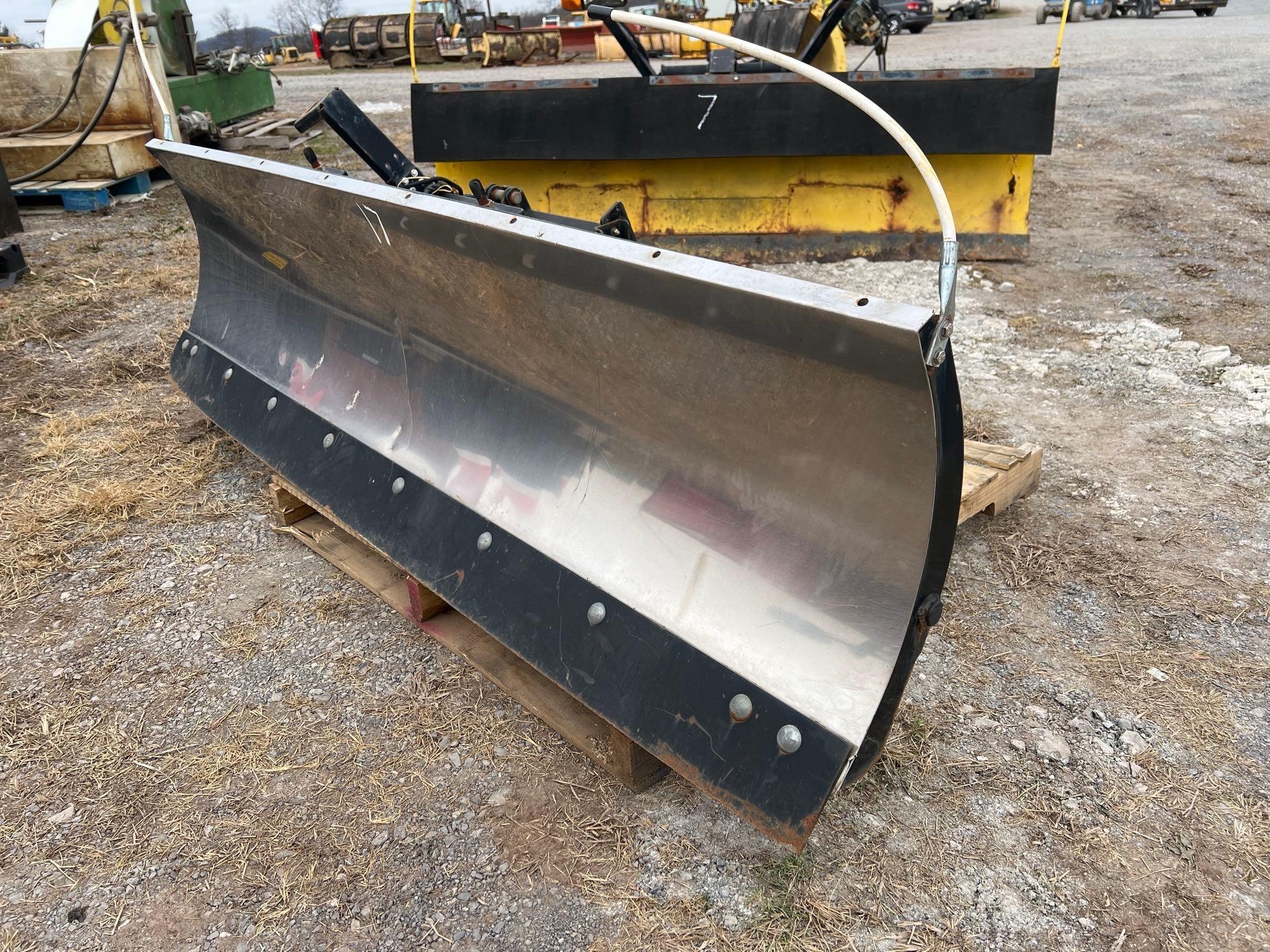 Snow Dogg 7.5' Snow Plow w/Bracket (A55272)
